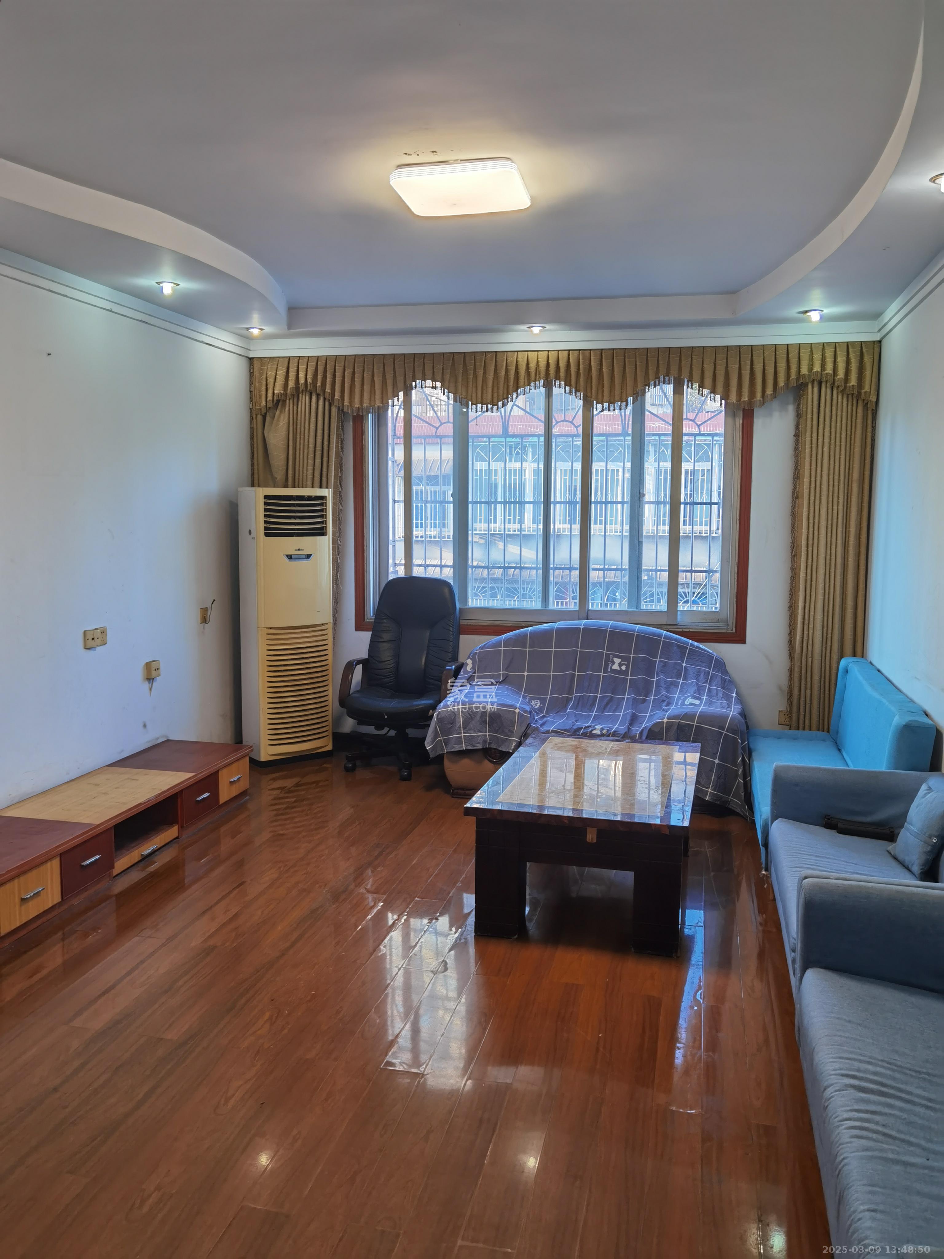 安泰新村 3室2厅1卫 2000.0元/月 安泰新村 3室2厅1卫 2000.0元/月室内图