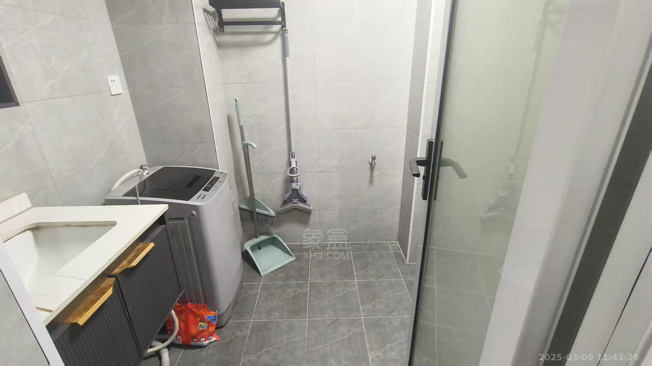 中泰财富湘江 1室1厅1卫 1500.0元/月 中泰财富湘江 1室1厅1卫 1500.0元/月室内图