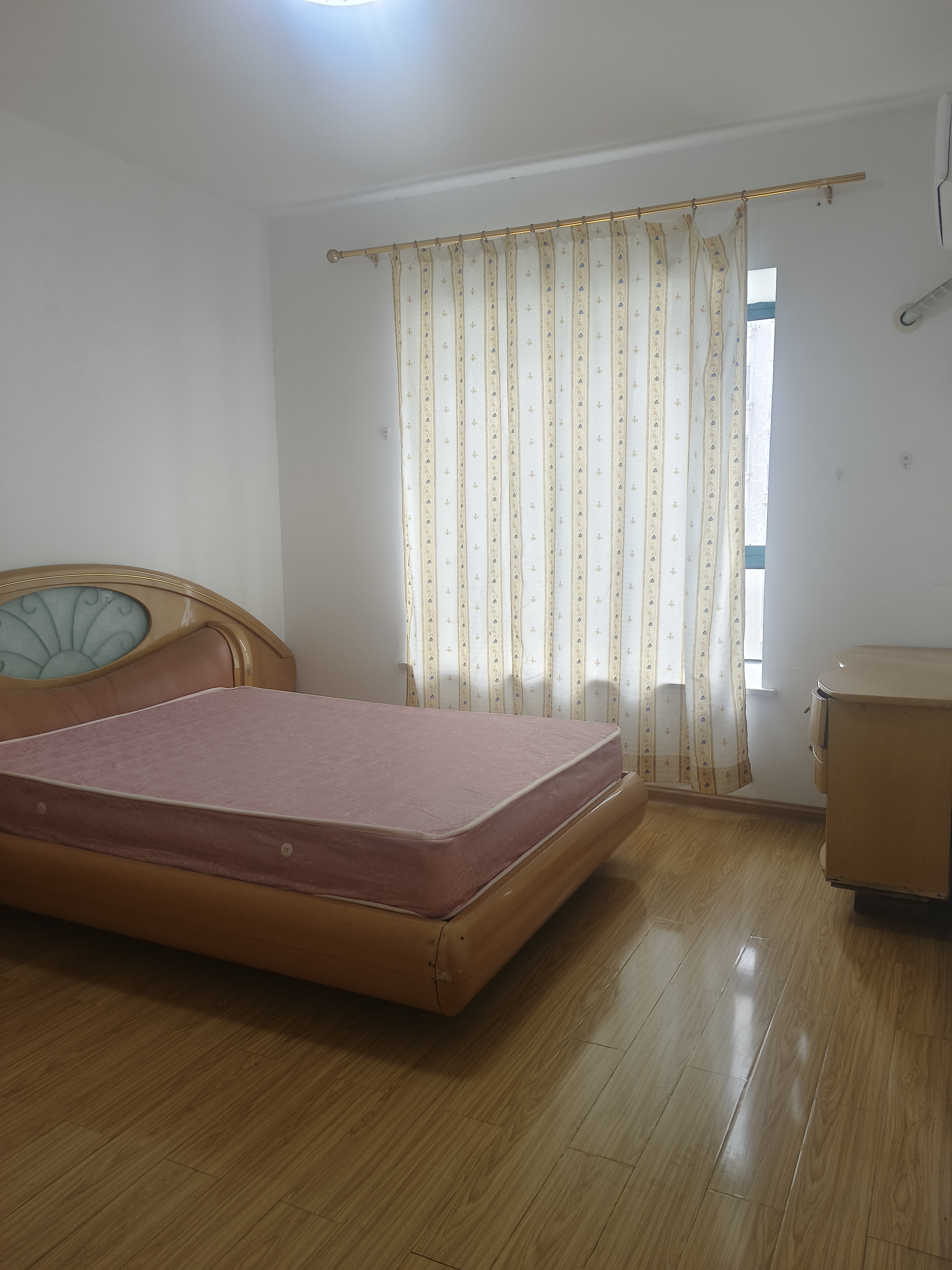 雅士林湘苑一期  3室2厅2卫   1800.00元/月室内图