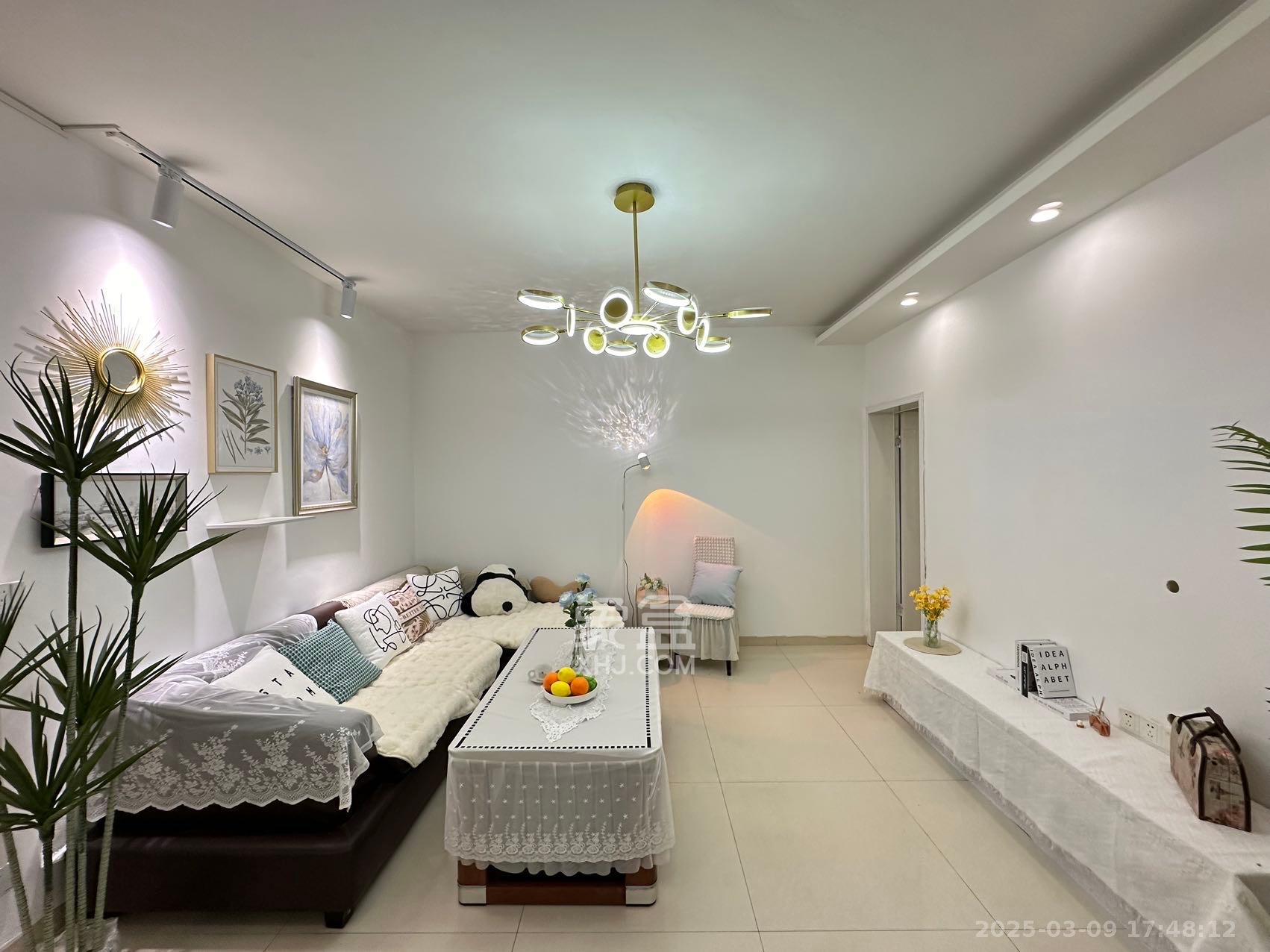 融圣国际 1室1厅1卫 3280.0元/月 融圣国际 1室1厅1卫 3280.0元/月室内图