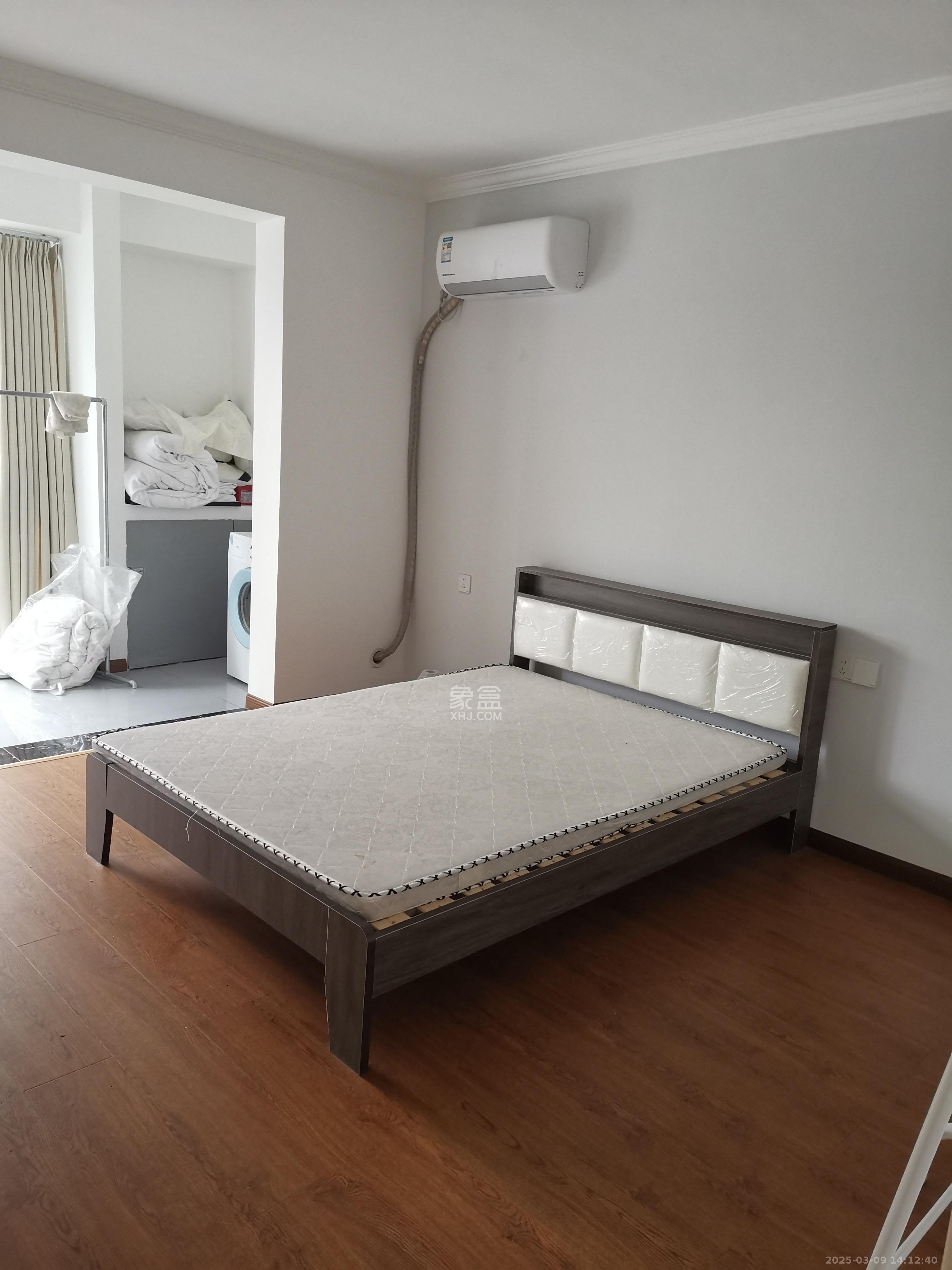 香雨一品  1室2厅0卫   2200.00元/月室内图