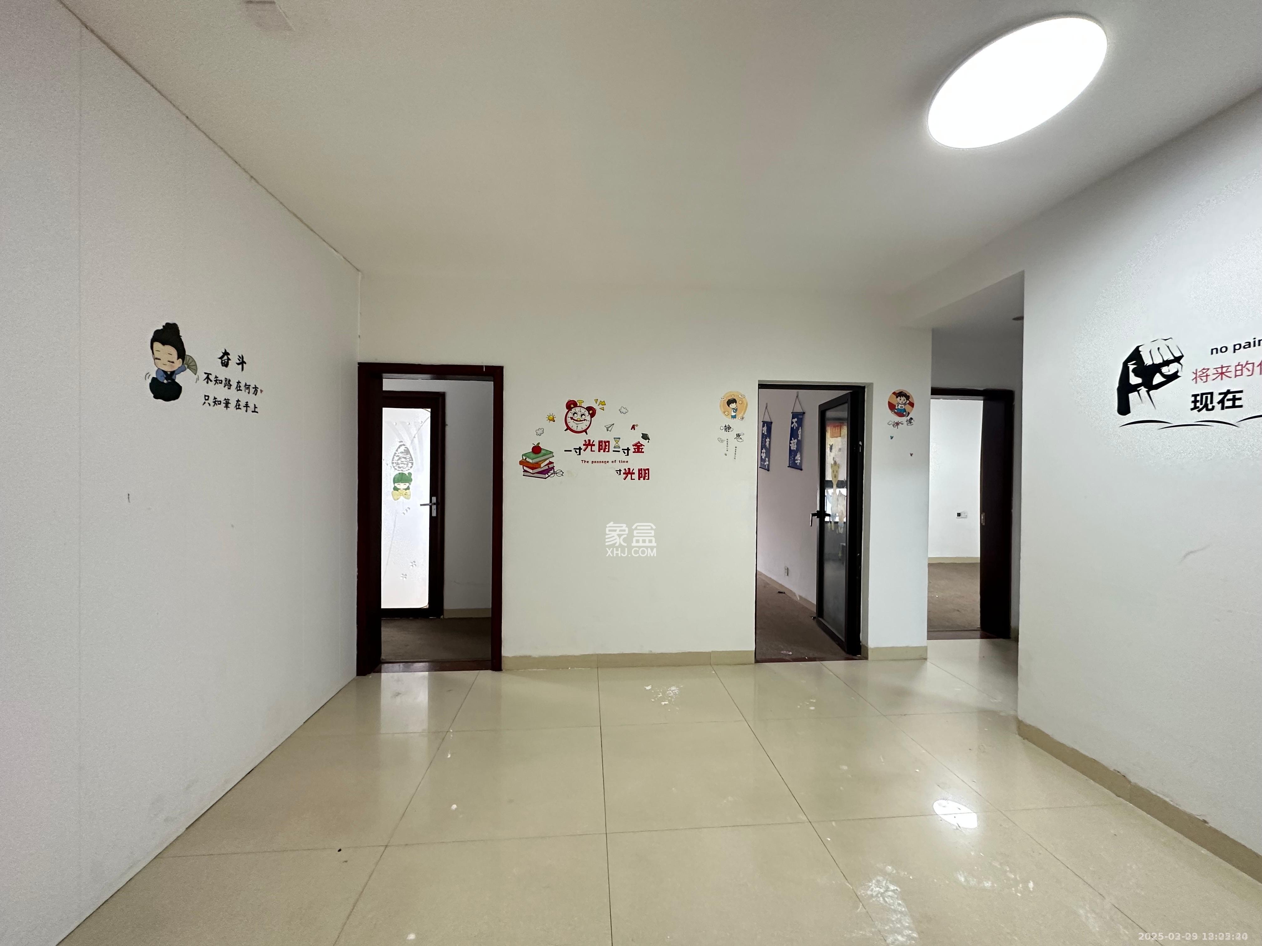 保利麓谷林语D区  4室2厅2卫   2800.00元/月