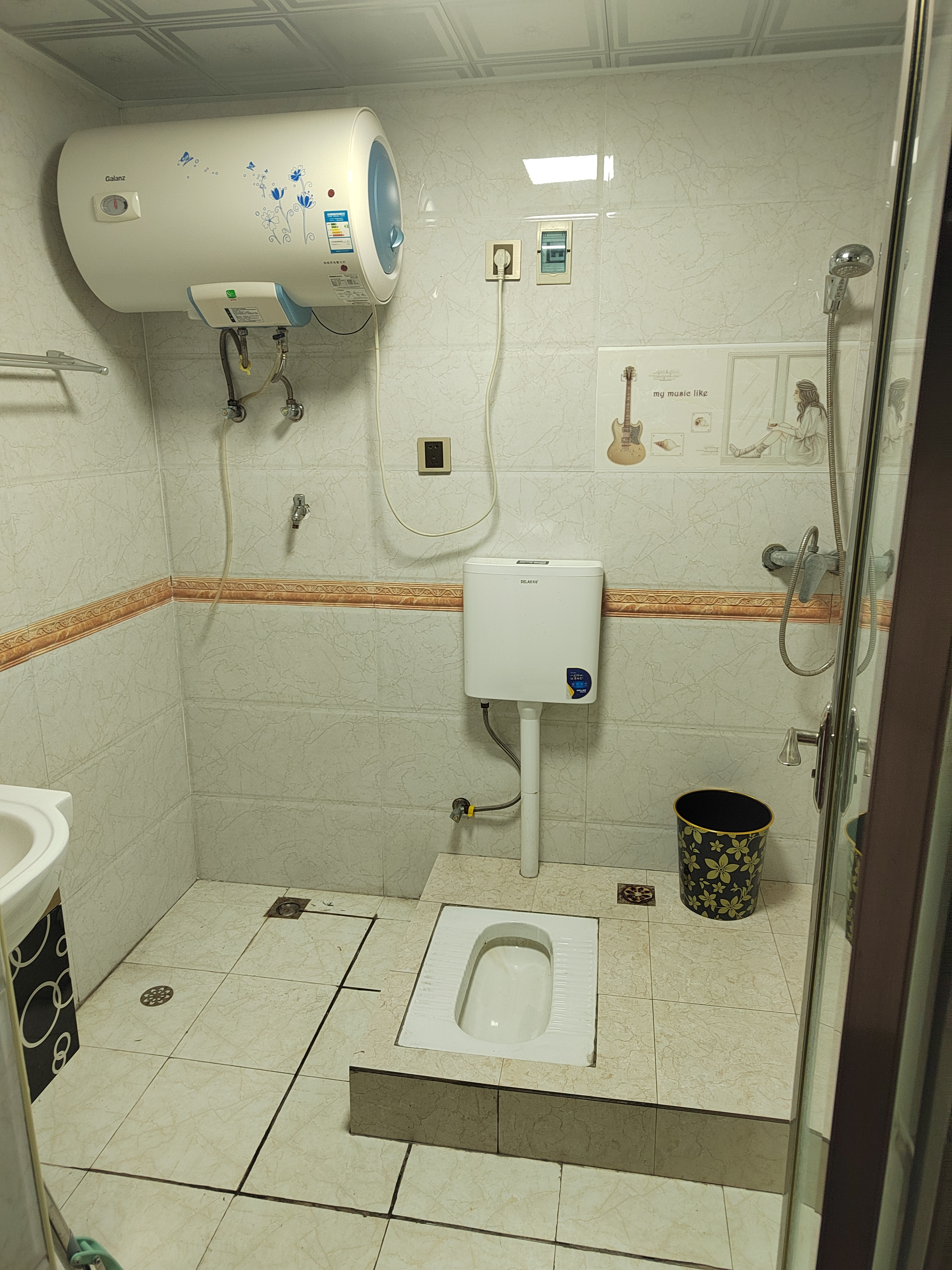 华融大厦 1室1厅1卫 900.0元/月 华融大厦 1室1厅1卫 900.0元/月室内图