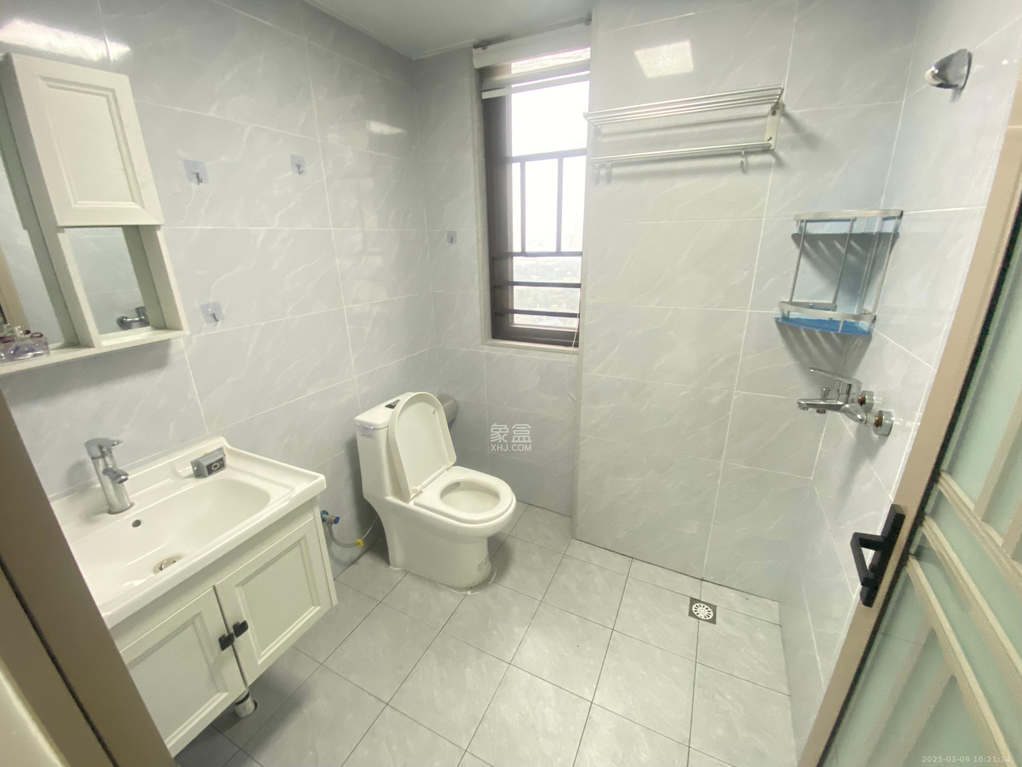 卓越青竹湖 4室2厅2卫 2200.0元/月 卓越青竹湖 4室2厅2卫 2200.0元/月室内图