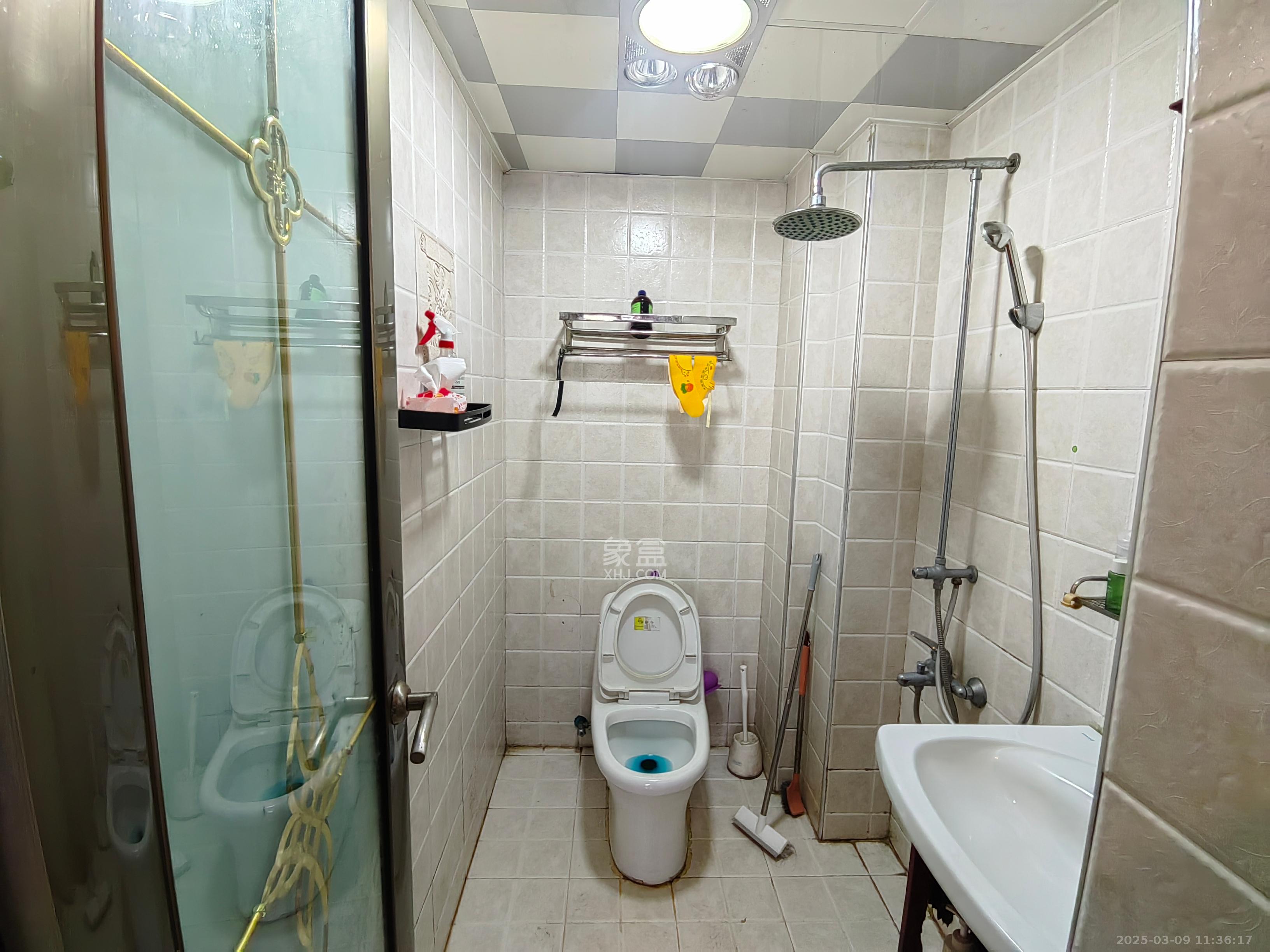 中信城市广场(中信新城一期) 1室0厅1卫 1300.0元/月 中信城市广场(中信新城一期) 1室0厅1卫 1300.0元/月室内图