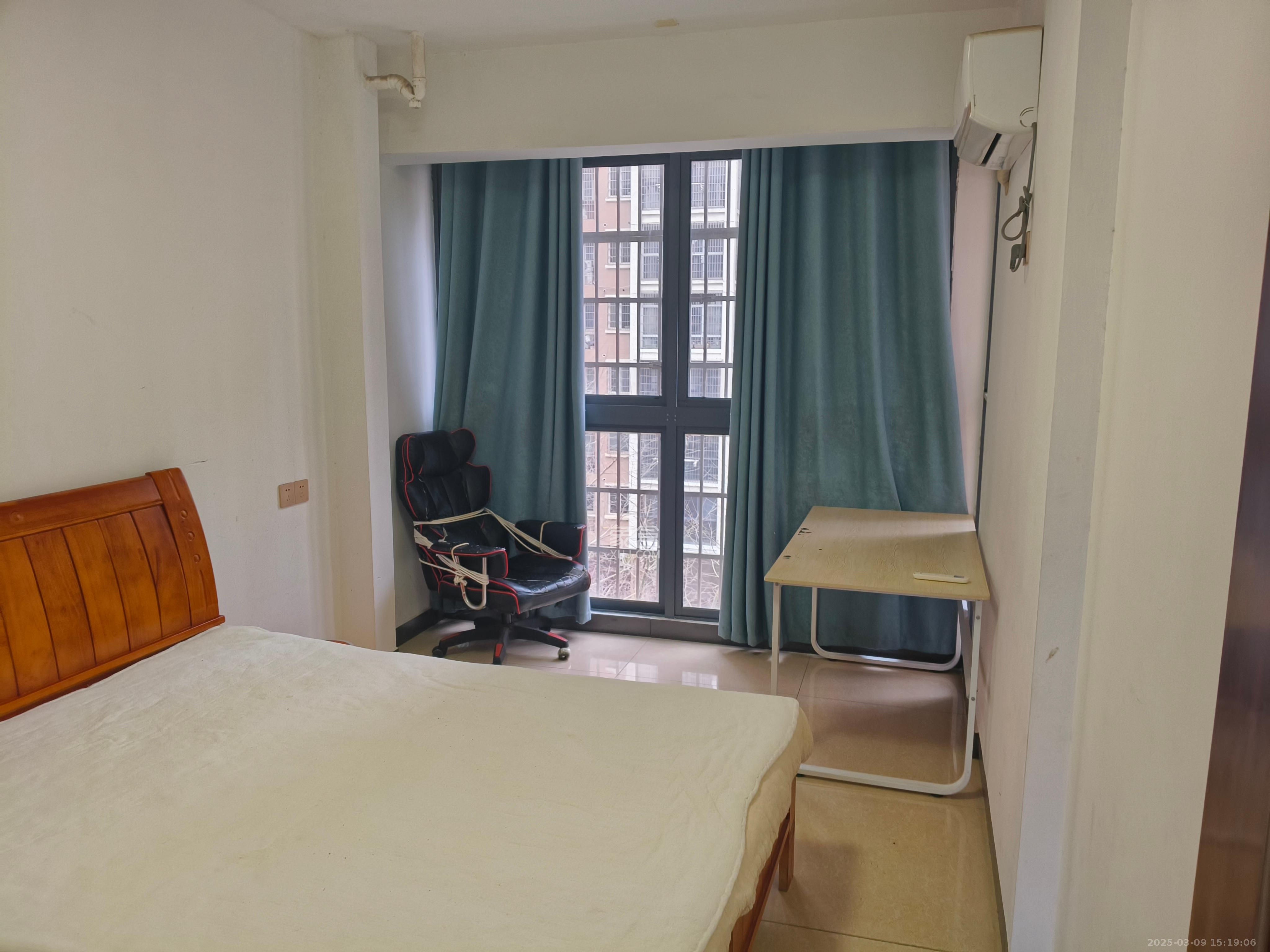 和润园一、二期 3室2厅2卫 2200.0元/月 和润园一、二期 3室2厅2卫 2200.0元/月室内图