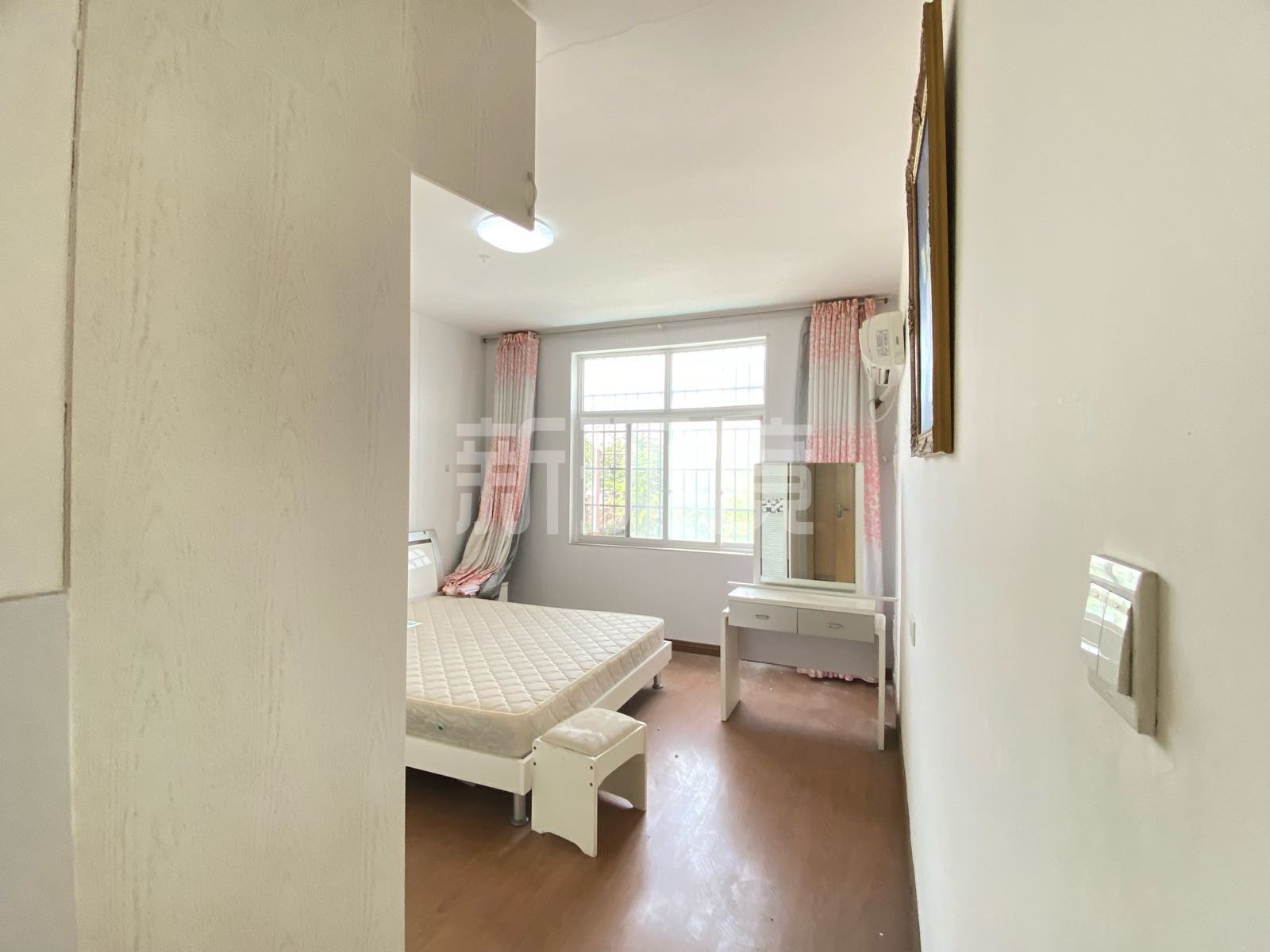 五金建材市场二期 3室2厅2卫 76.0万 五金建材市场二期 3室2厅2卫 76.0万客厅