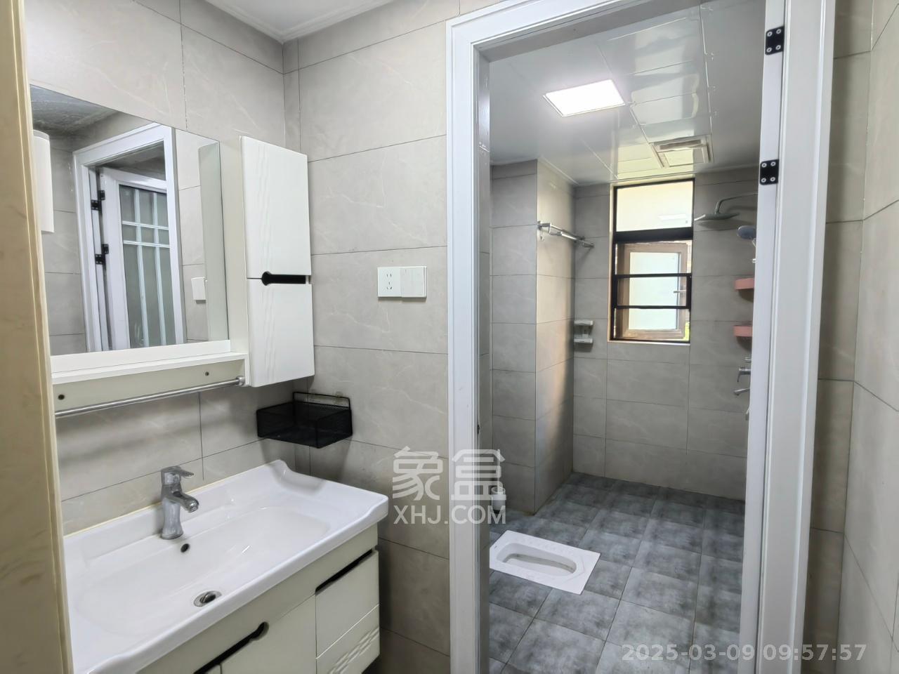 时代倾城三期 3室2厅2卫 2300.0元/月 时代倾城三期 3室2厅2卫 2300.0元/月室内图