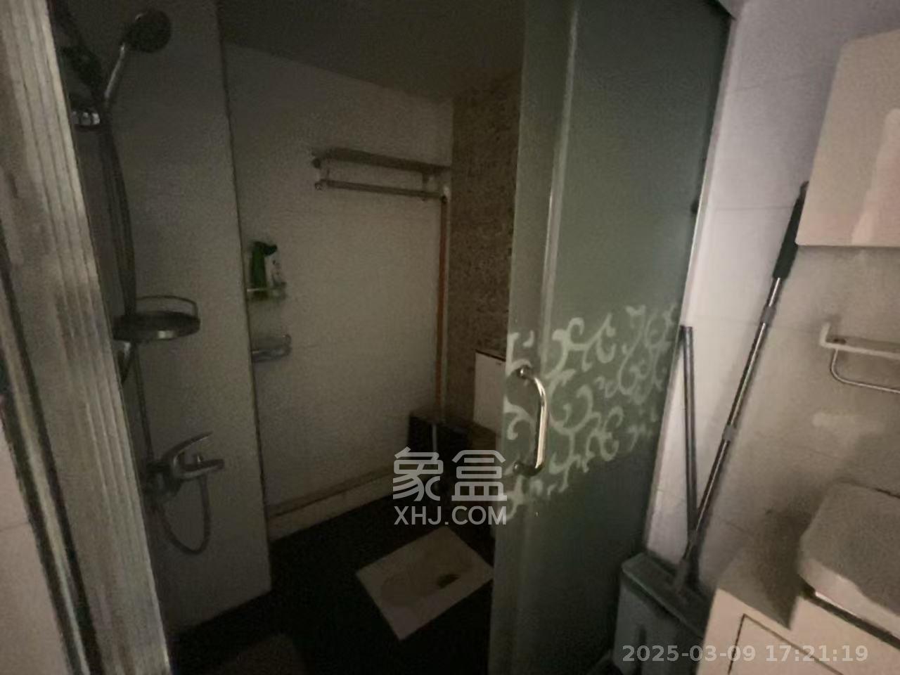 童话里  2室1厅1卫   1800.00元/月室内图