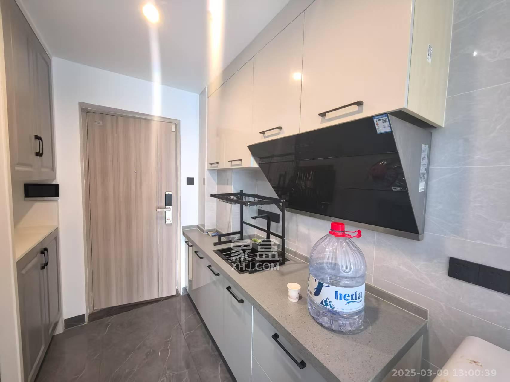 汇景发展环球中心 1室1厅1卫 2600.0元/月 汇景发展环球中心 1室1厅1卫 2600.0元/月室内图