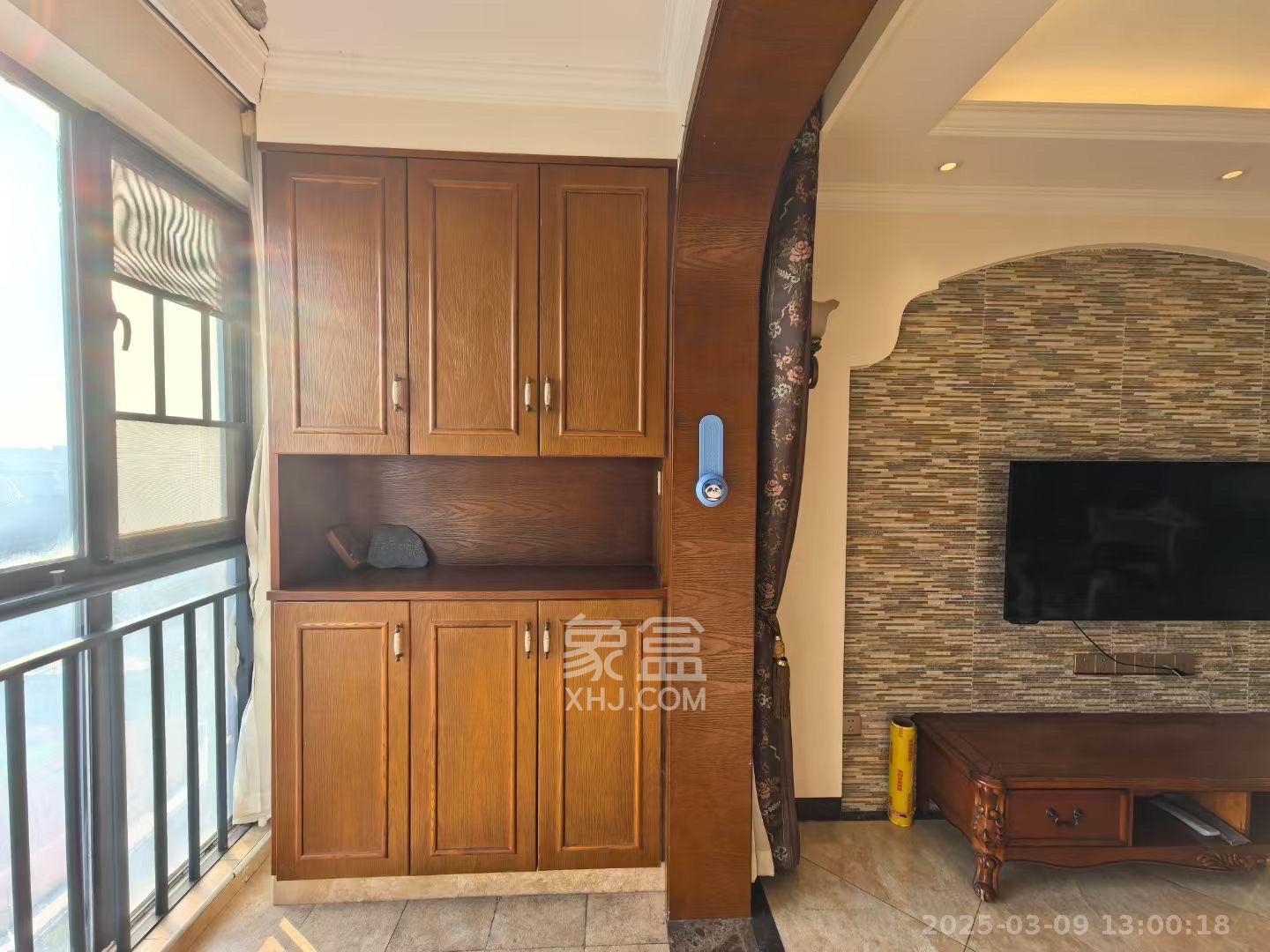 南庭城果 3室2厅1卫 2600.0元/月 南庭城果 3室2厅1卫 2600.0元/月室内图