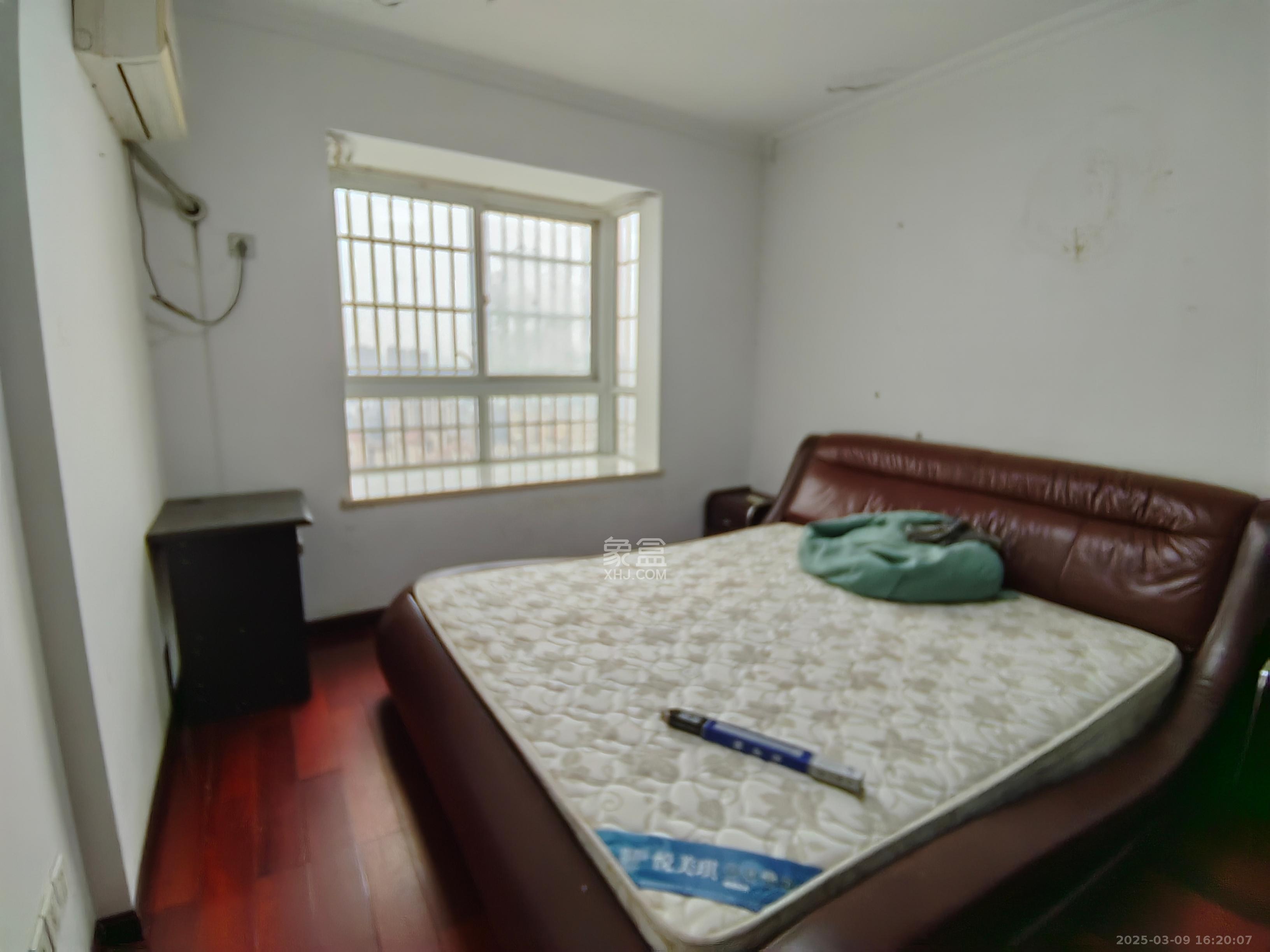 世景华庭  2室2厅1卫   1700.00元/月室内图