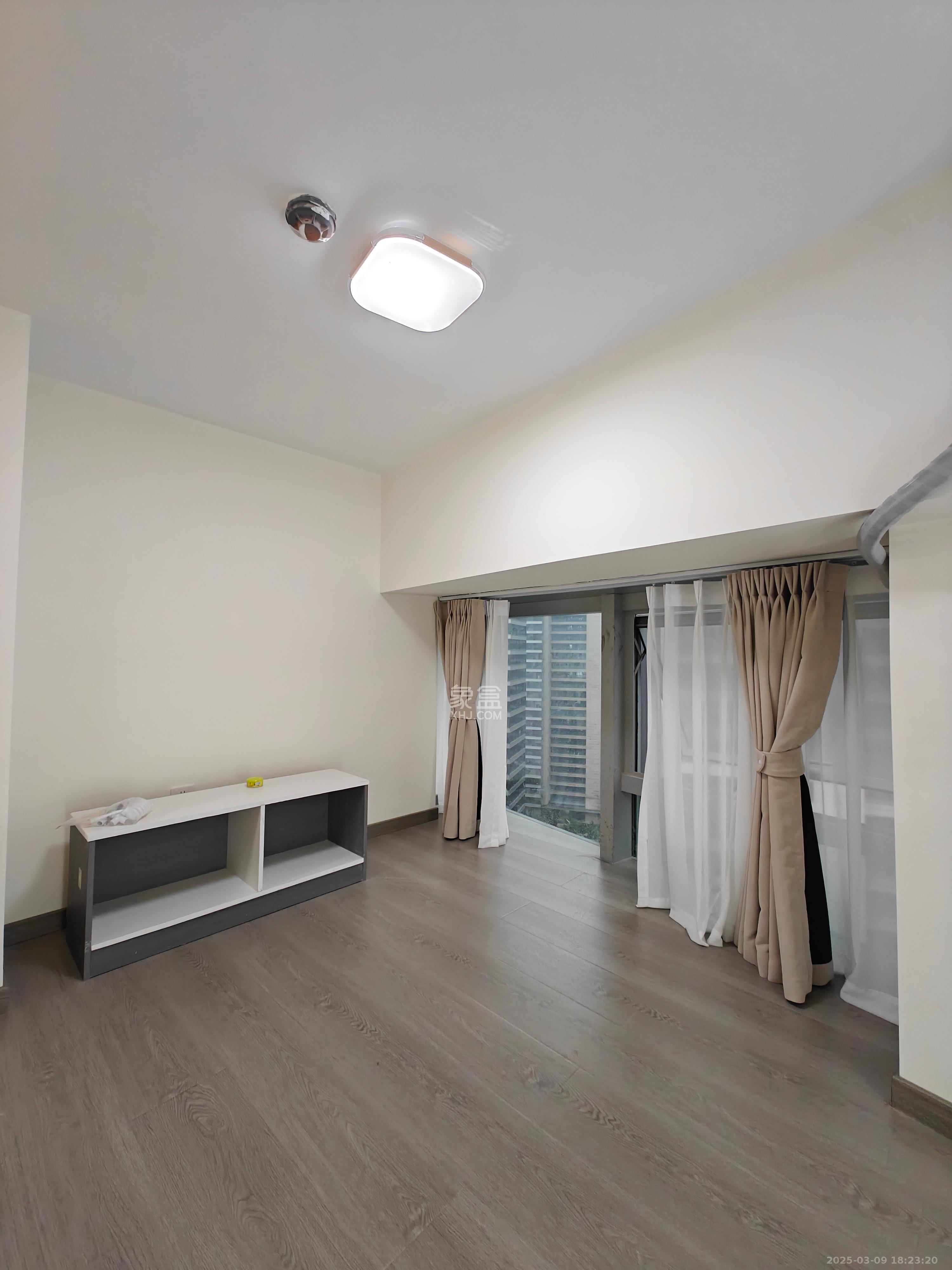 复地滨江金融中心 2室2厅1卫 4000.0元/月 复地滨江金融中心 2室2厅1卫 4000.0元/月室内图