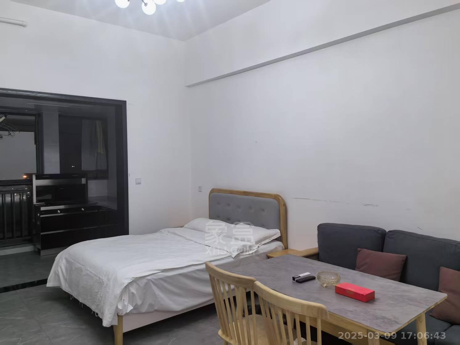 流金岁月-华晨国际 1室1厅1卫 1700.0元/月 流金岁月-华晨国际 1室1厅1卫 1700.0元/月室内图