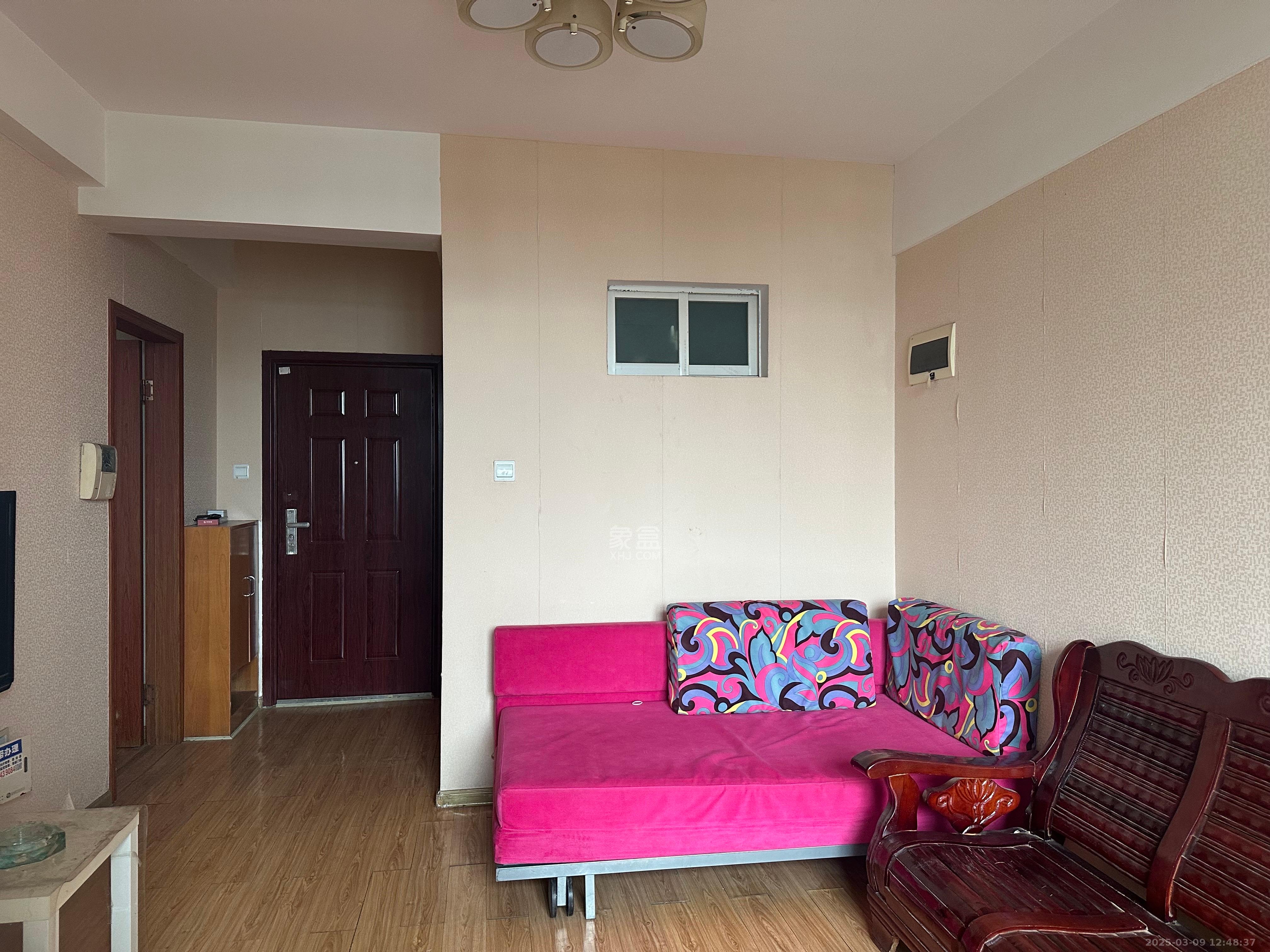 钱隆学府一、二期 2室1厅1卫 1600.0元/月 钱隆学府一、二期 2室1厅1卫 1600.0元/月室内图