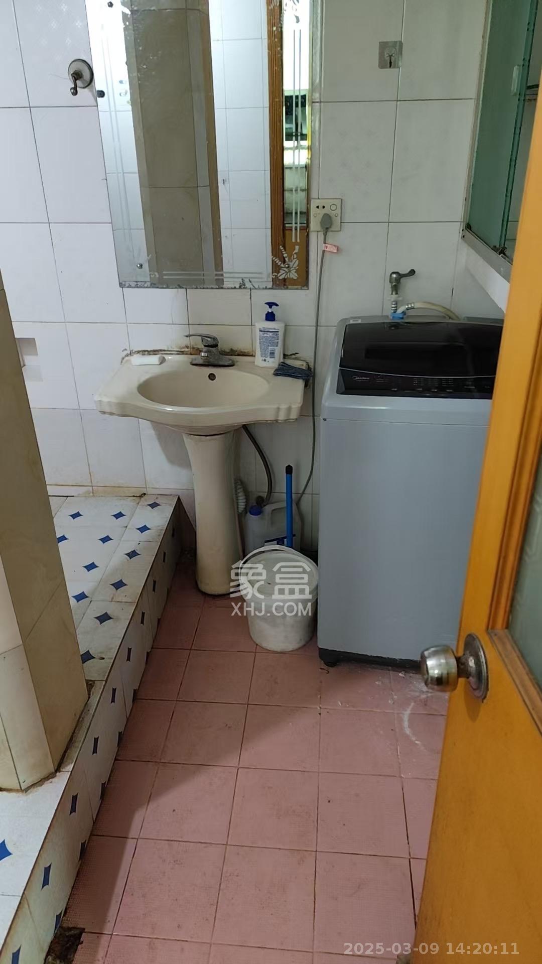 三湘小区 3室1厅1卫 1200.0元/月 三湘小区 3室1厅1卫 1200.0元/月室内图