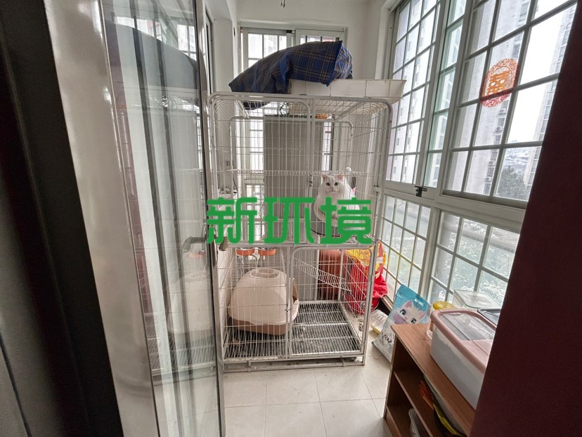 东城首座  4室2厅2卫   78.00万客厅