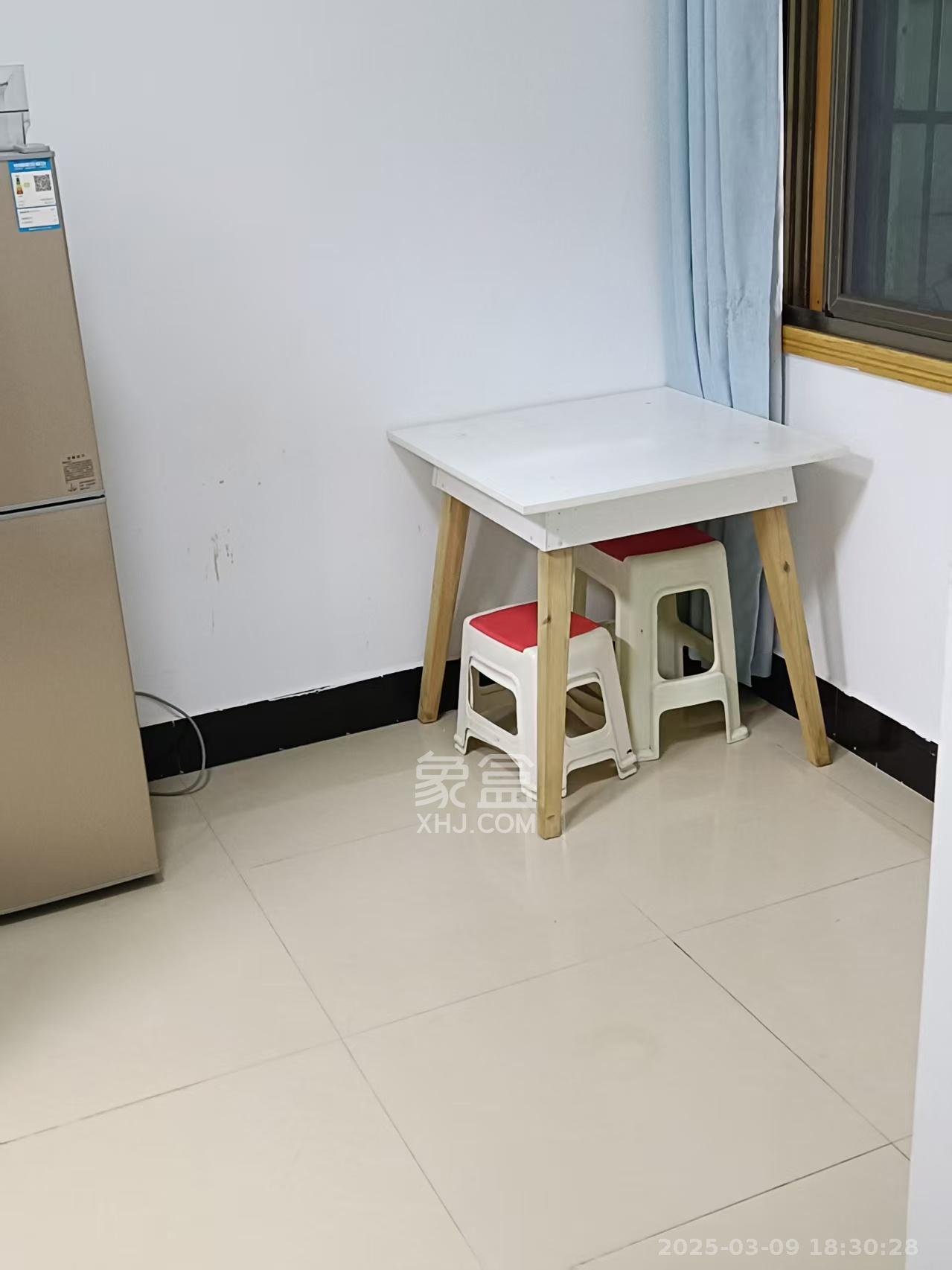 柏家塘小区  1室1厅1卫   1100.00元/月