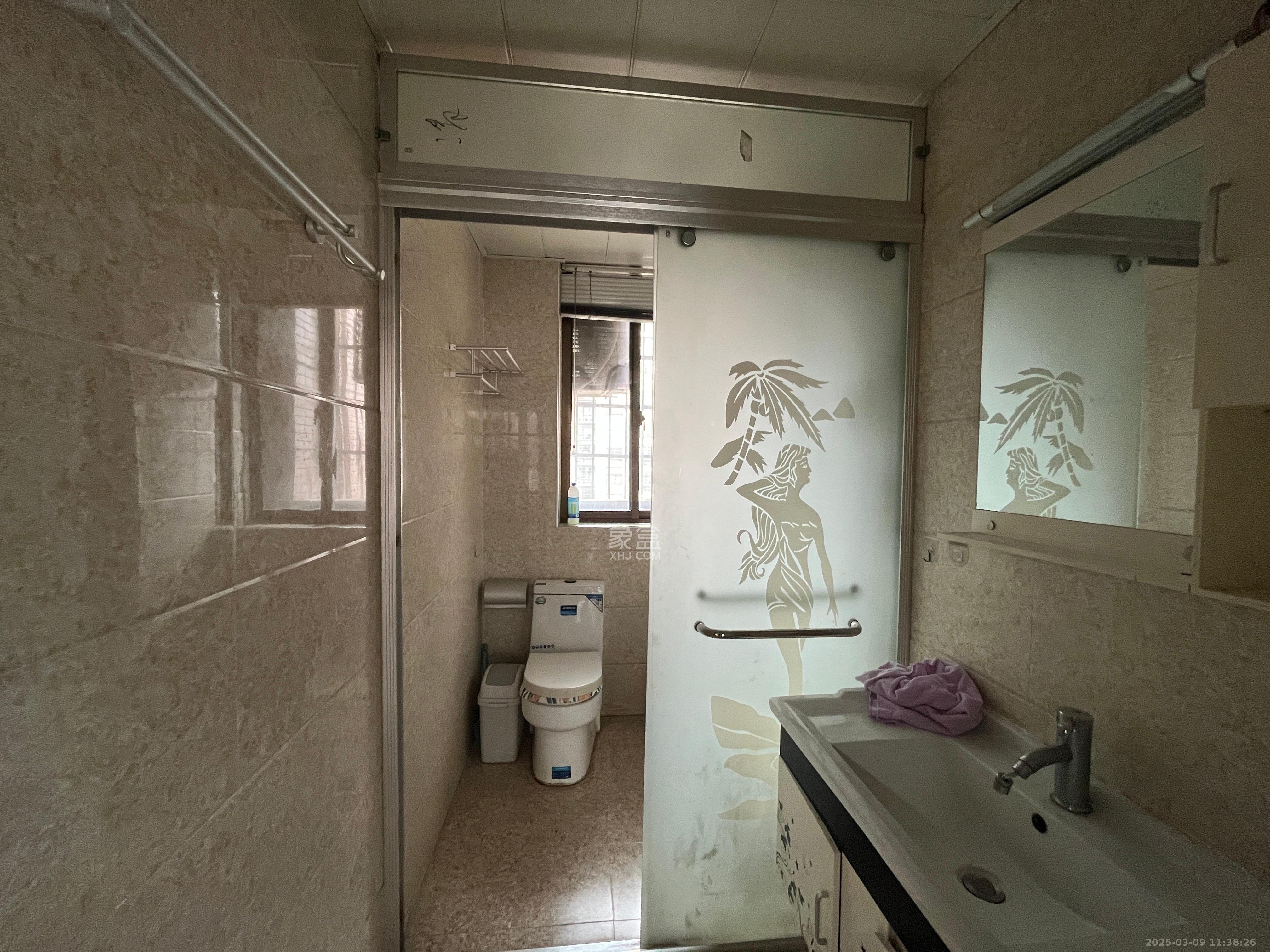 家和院  4室2厅1卫    1800.0元/月室内图