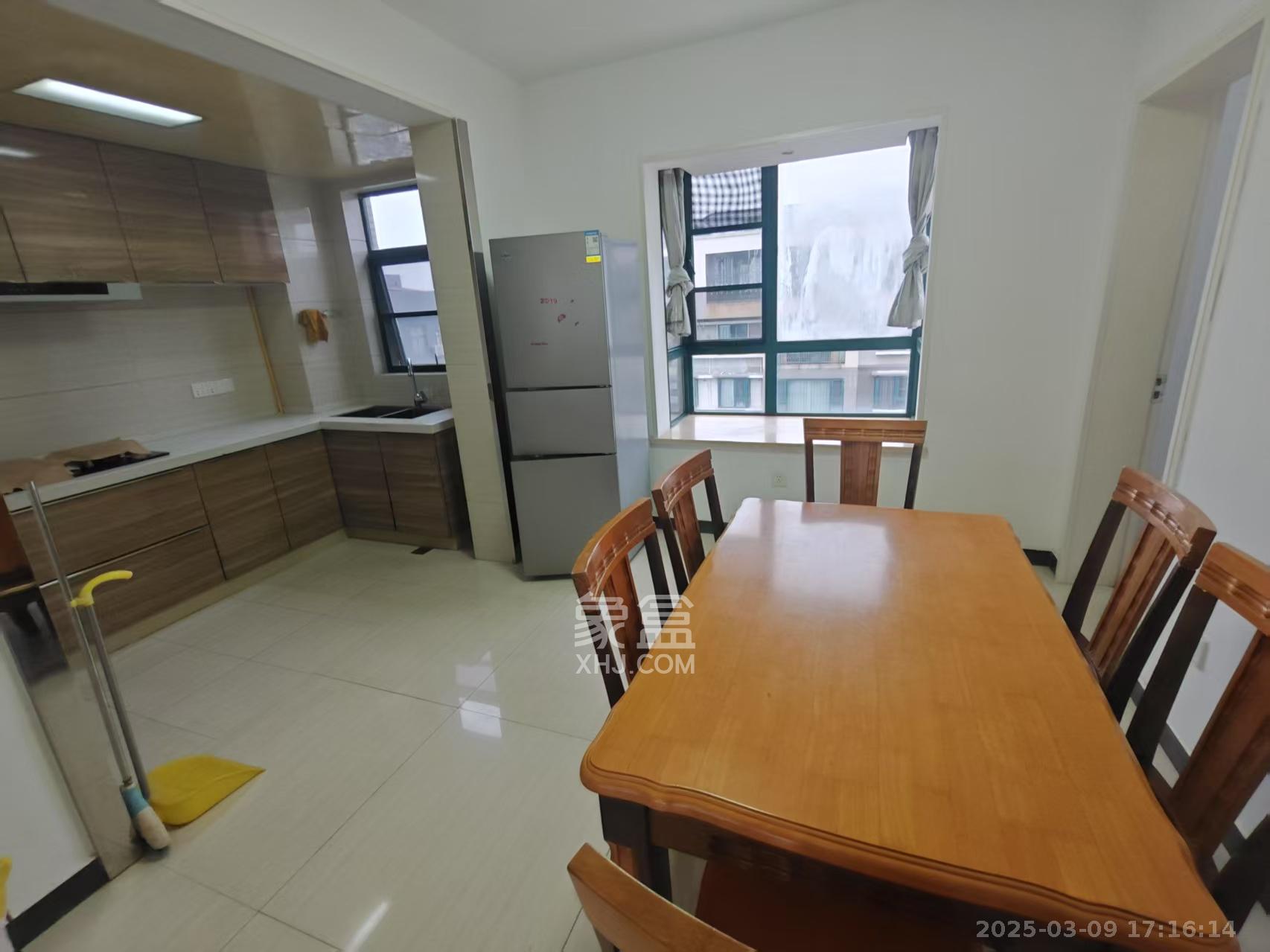 华天苑 3室2厅2卫 2900.0元/月 华天苑 3室2厅2卫 2900.0元/月室内图