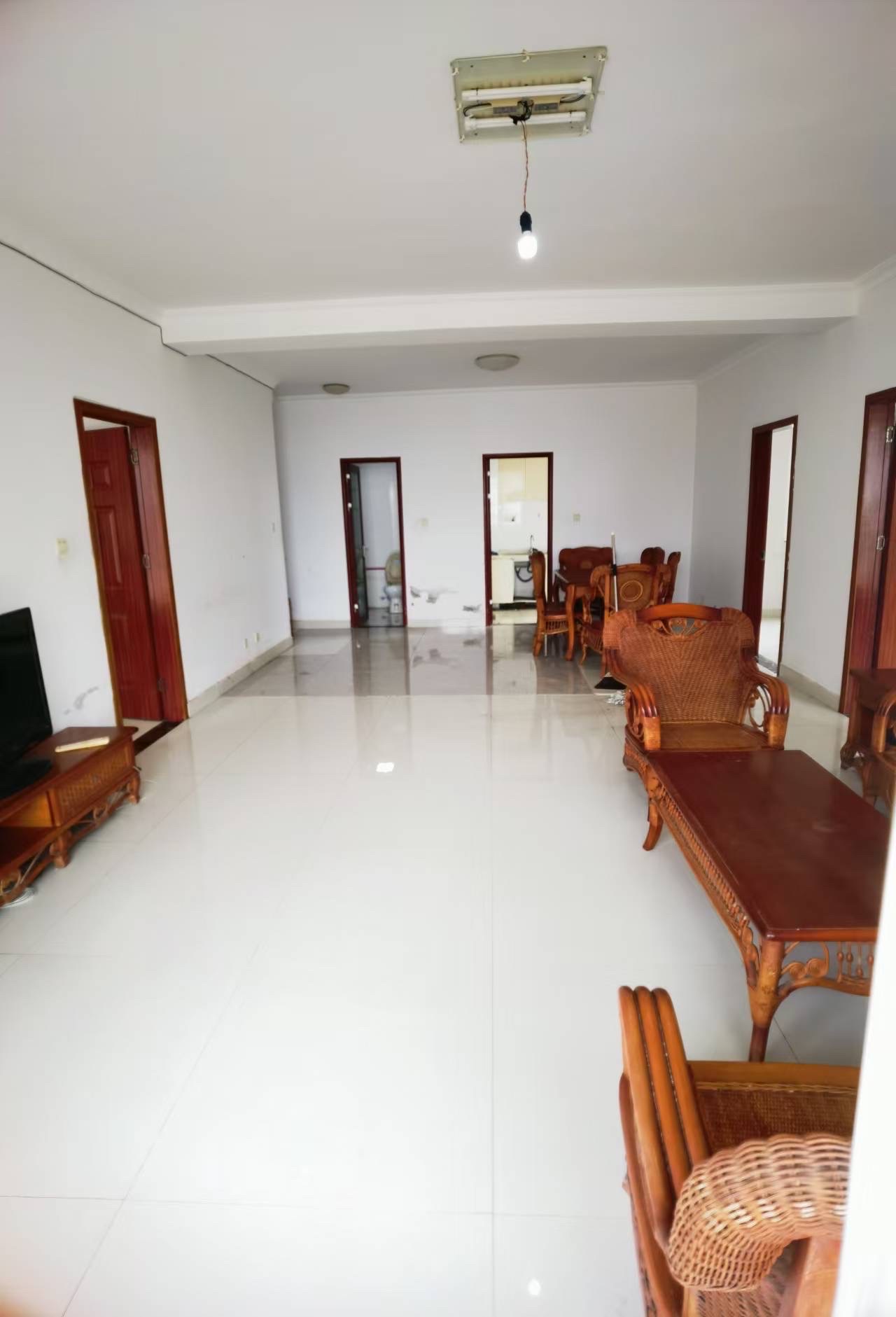 电力明园  3室2厅2卫    135.0万 电力明园  3室2厅2卫    135.0万客厅