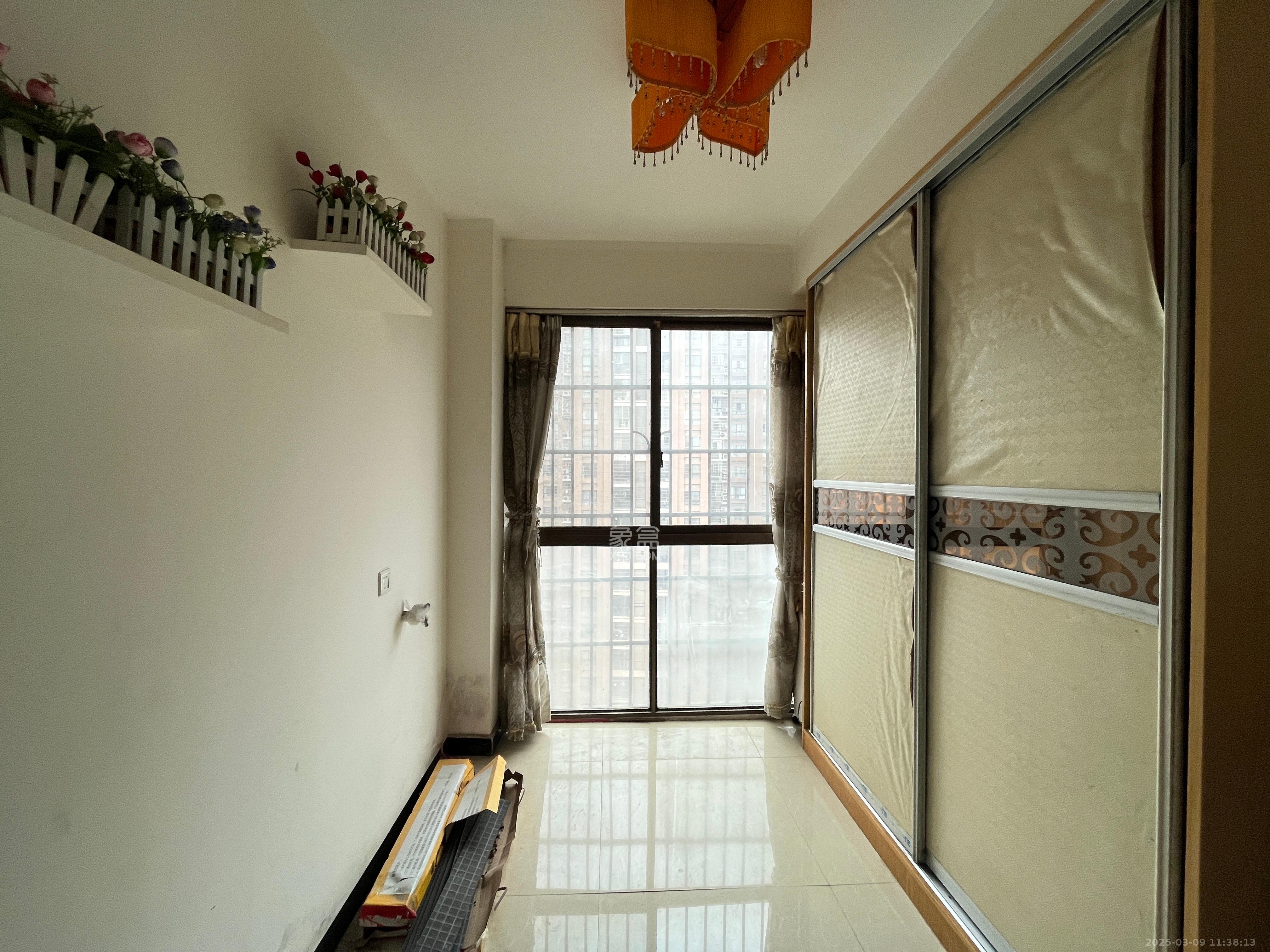 家和院  4室2厅1卫    1800.0元/月室内图