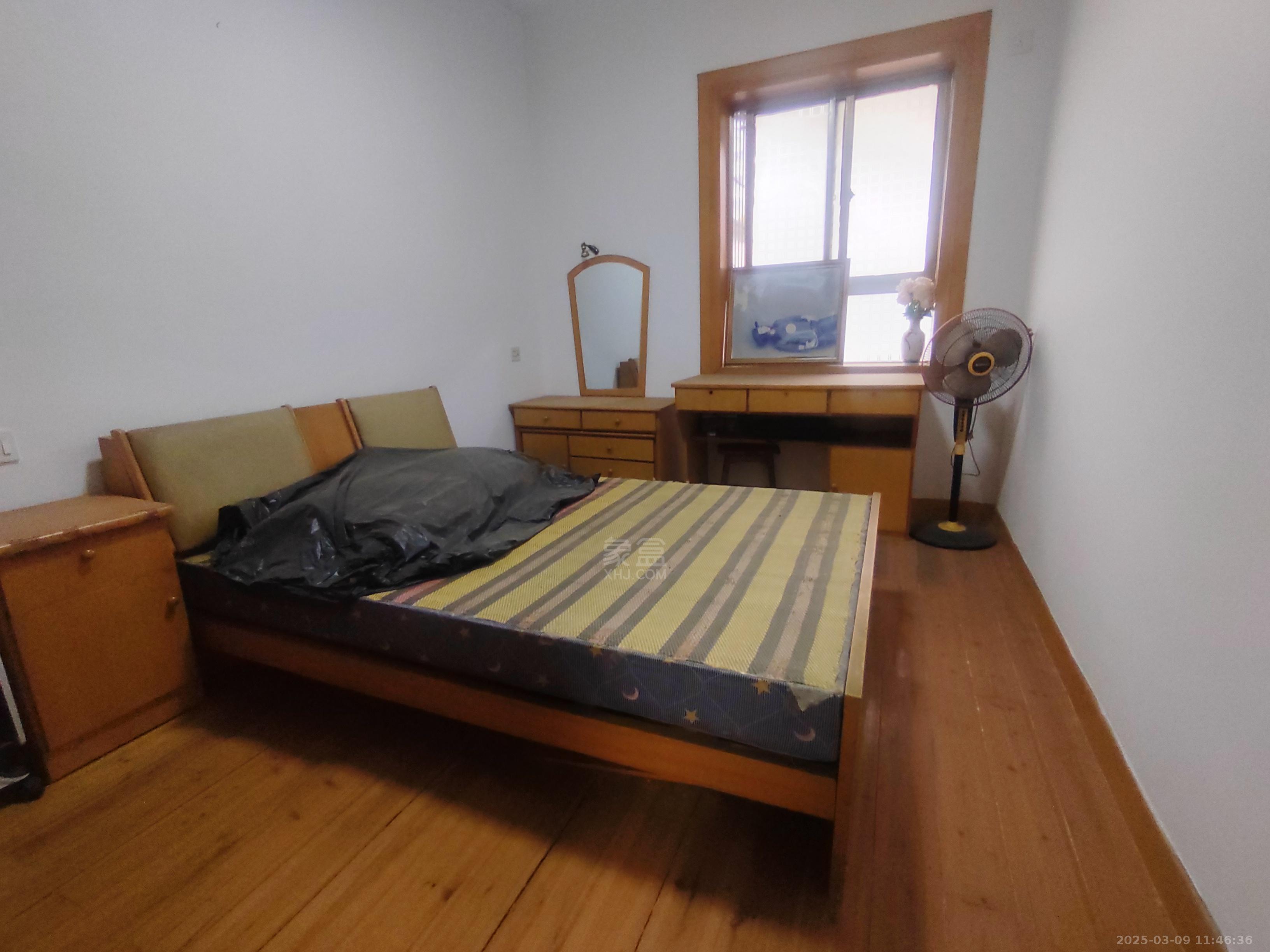 何家坳 3室1厅1卫 1200.0元/月 何家坳 3室1厅1卫 1200.0元/月室内图