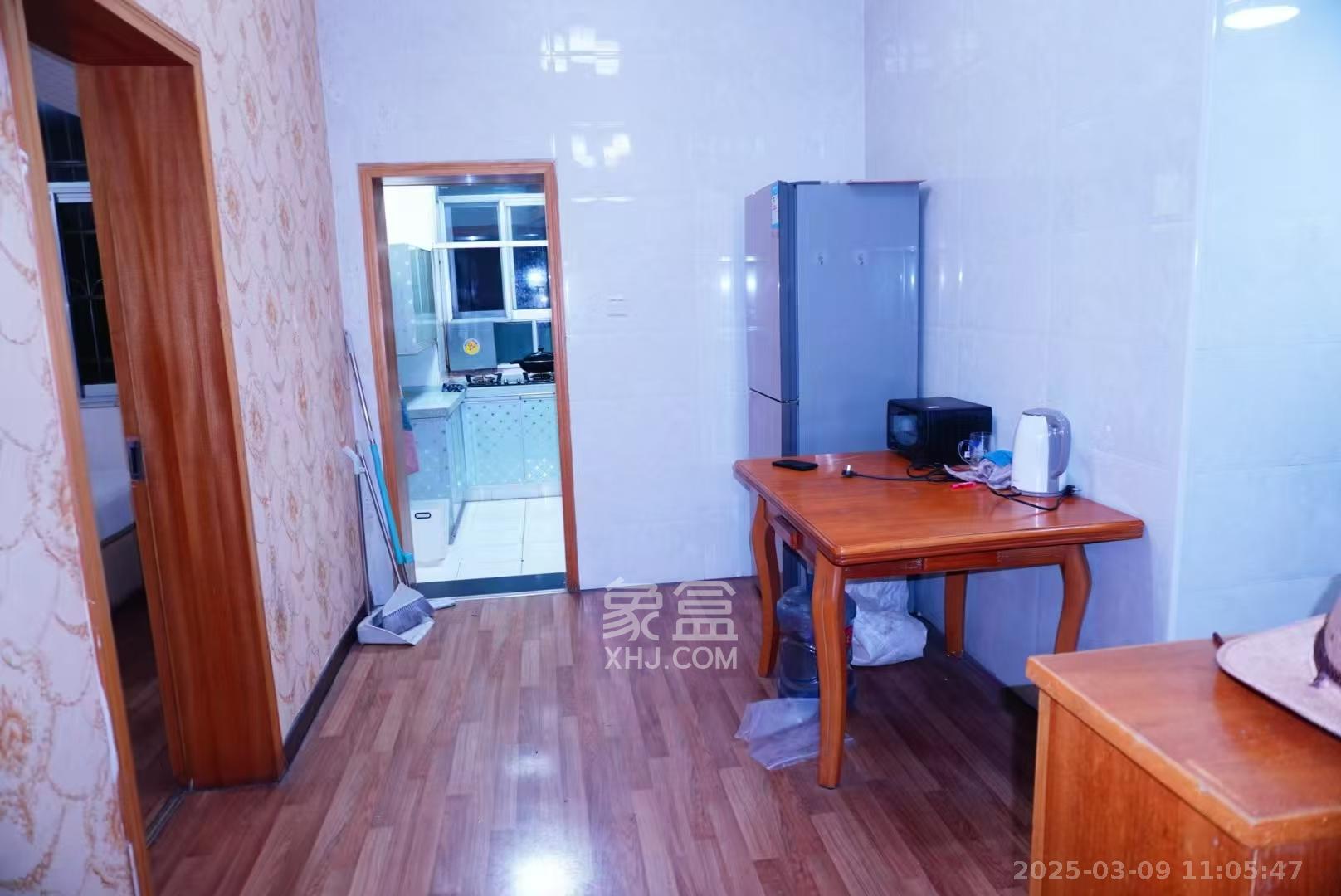 省卫生厅机关大院 3室2厅1卫 2700.0元/月 省卫生厅机关大院 3室2厅1卫 2700.0元/月室内图