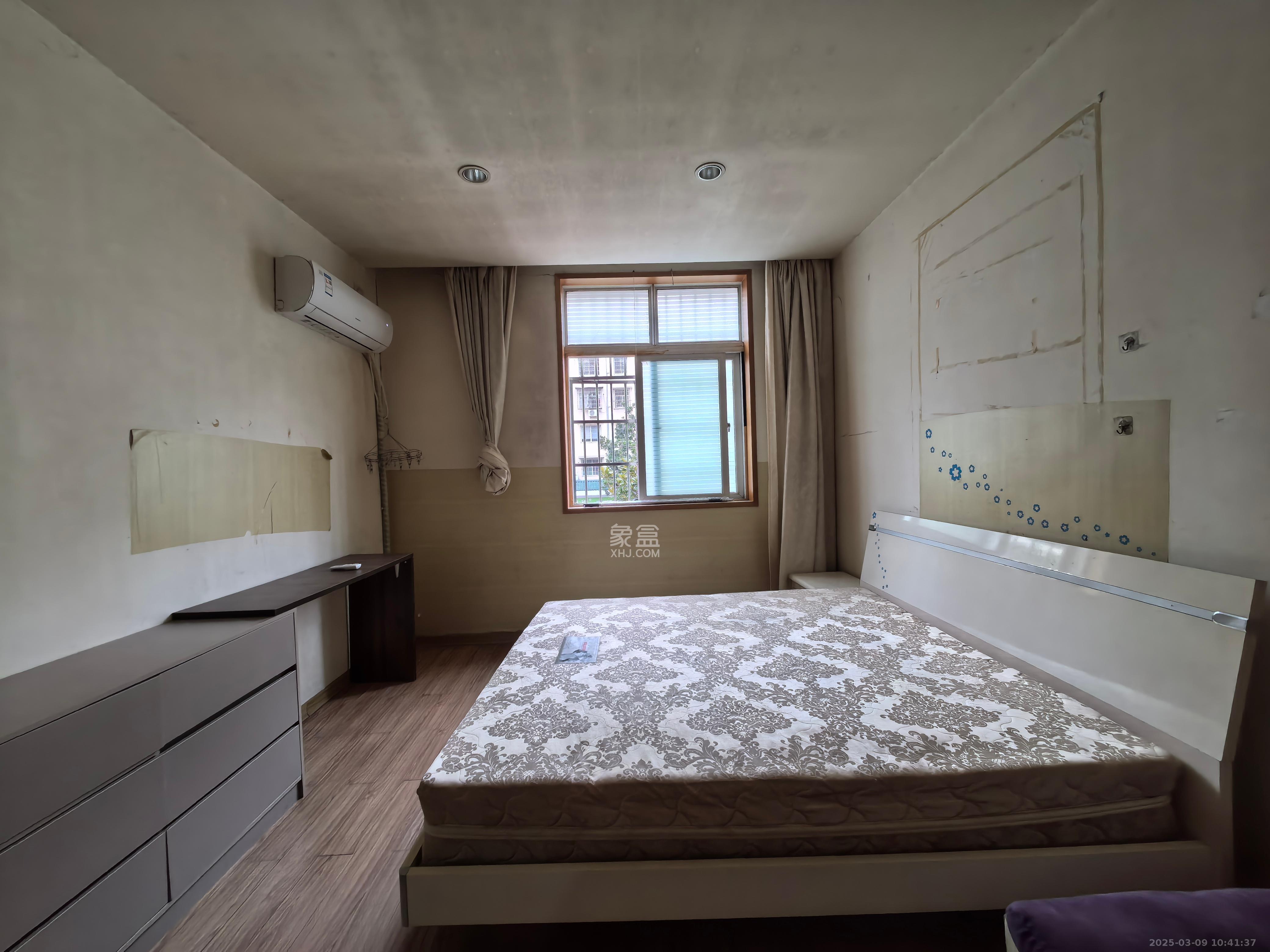 咸嘉新村悦峰园 1室1厅1卫 1000.0元/月 咸嘉新村悦峰园 1室1厅1卫 1000.0元/月室内图