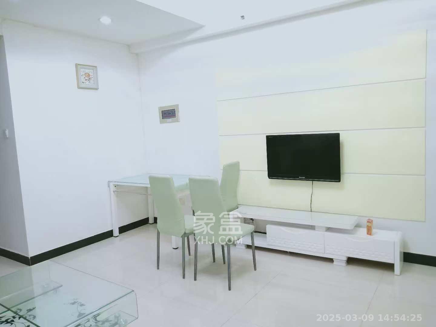 上城星座  1室1厅1卫    2200.0元/月 上城星座  1室1厅1卫    2200.0元/月室内图