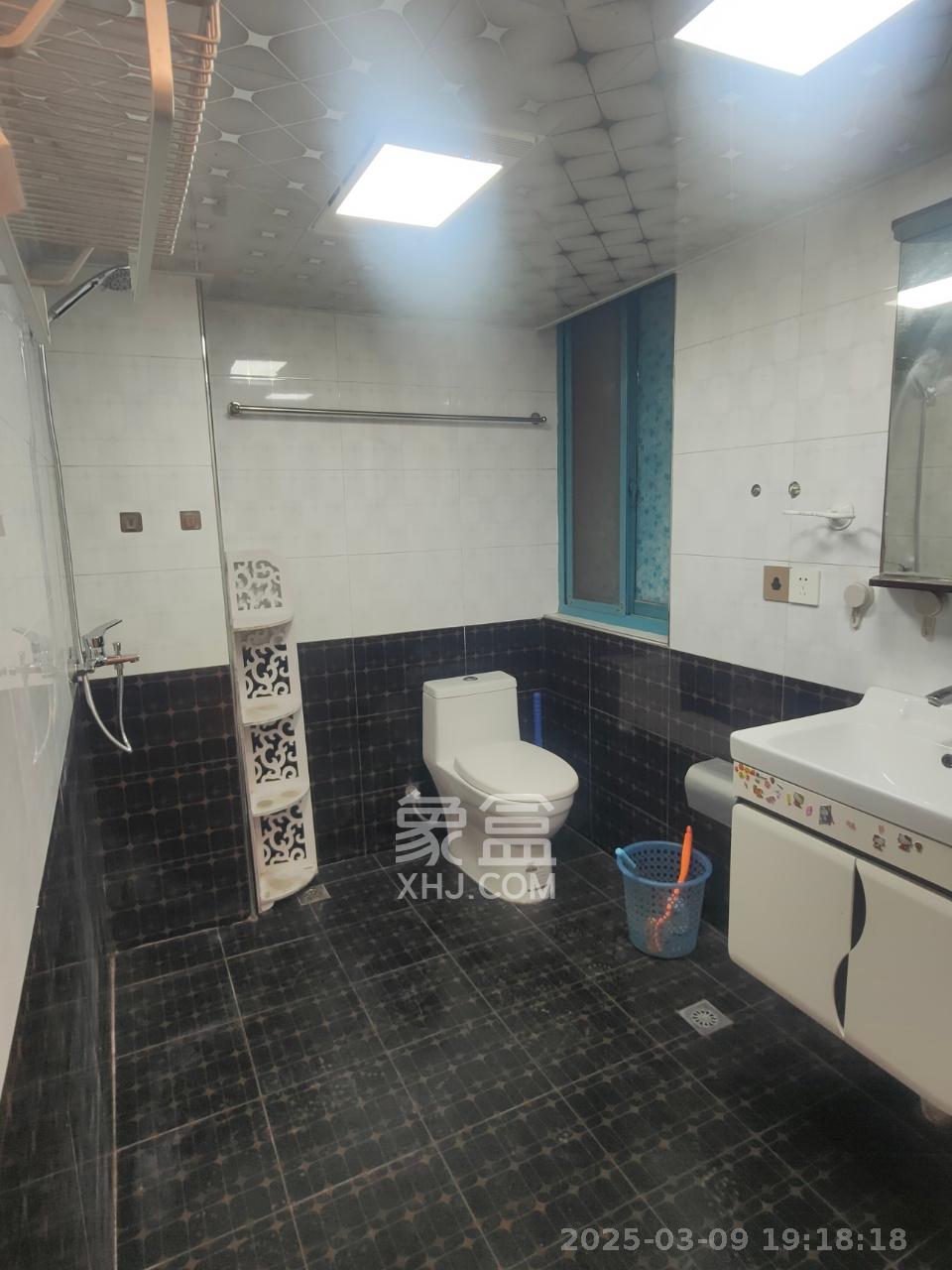 蝴蝶谷 3室2厅2卫 2200.0元/月 蝴蝶谷 3室2厅2卫 2200.0元/月室内图