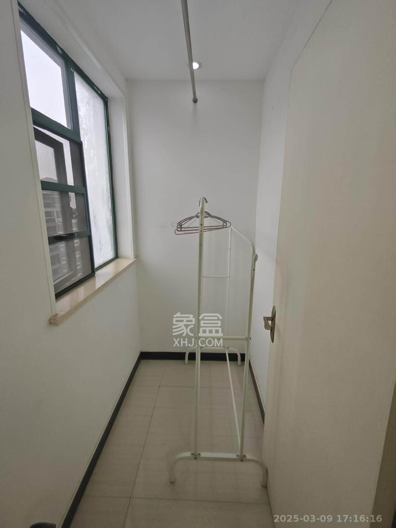 华天苑 3室2厅2卫 2900.0元/月 华天苑 3室2厅2卫 2900.0元/月室内图