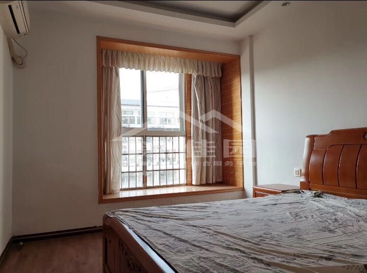 东城首座  3室2厅2卫   1500.00元/月室内图