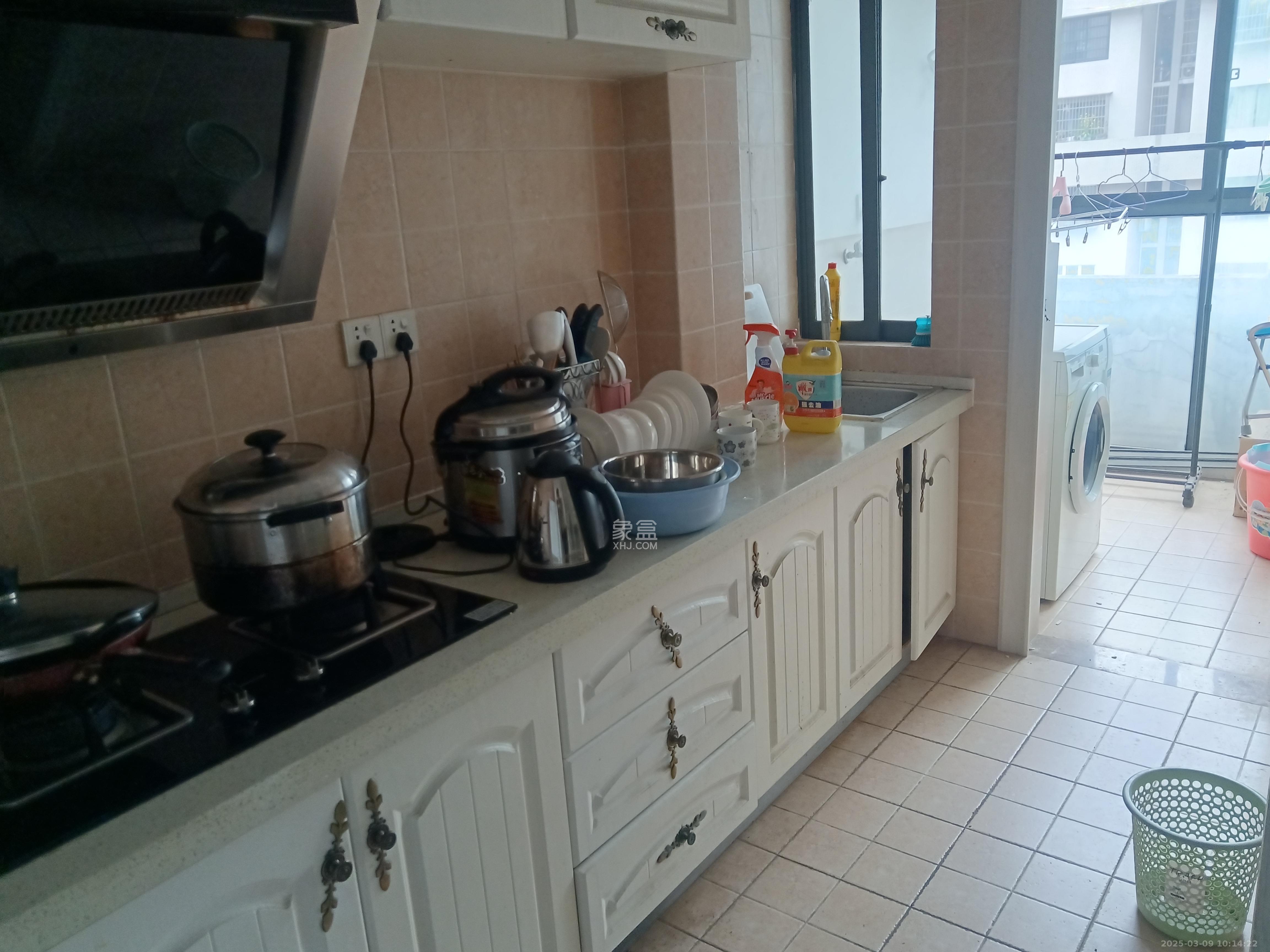 华银天际 3室2厅2卫 2200.0元/月 华银天际 3室2厅2卫 2200.0元/月室内图