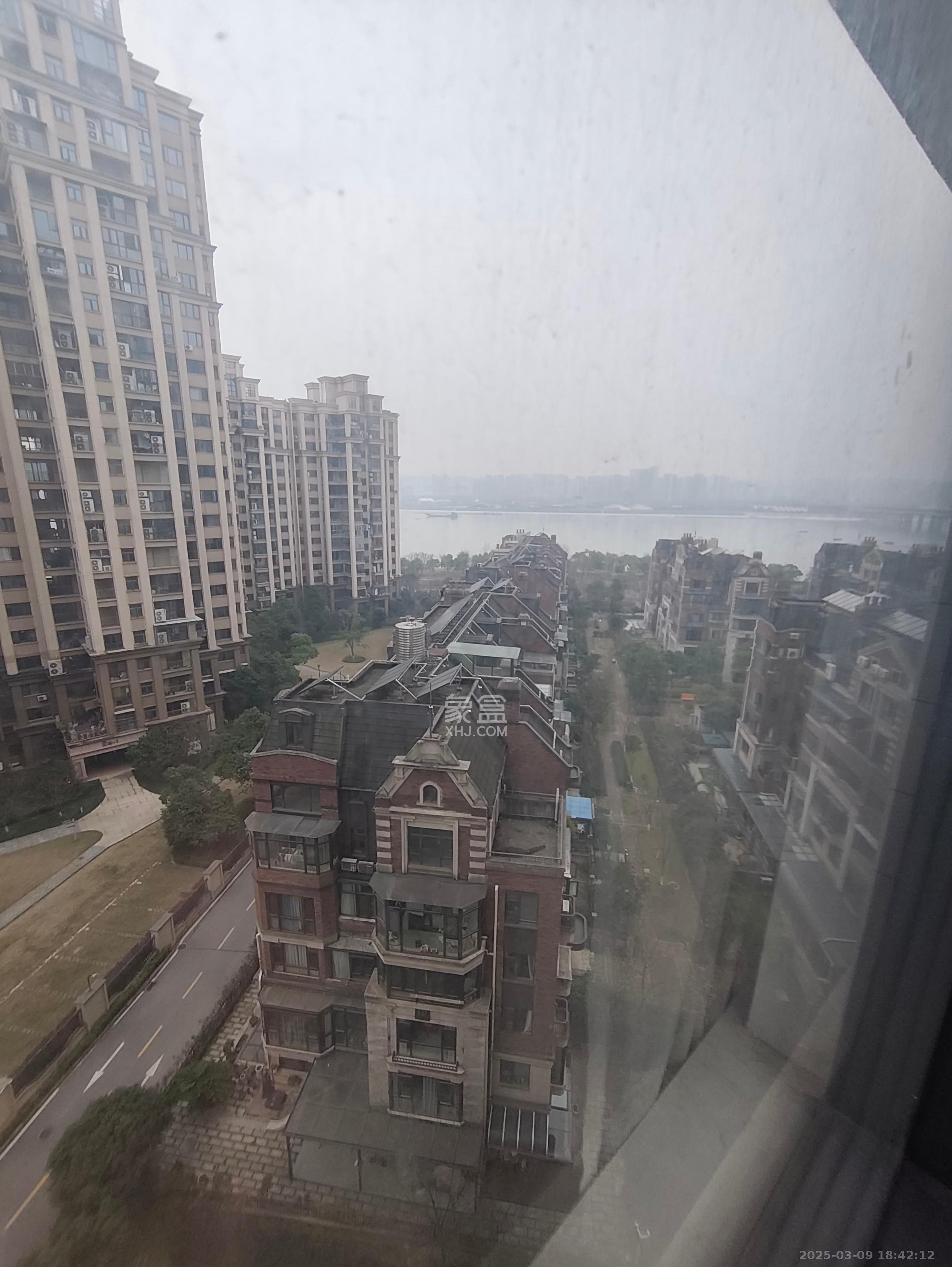 绿地海外滩一期 3室2厅0卫 2000.0元/月 绿地海外滩一期 3室2厅0卫 2000.0元/月室内图