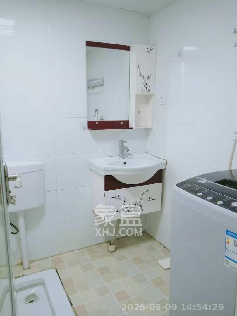 上城星座  1室1厅1卫    2200.0元/月 上城星座  1室1厅1卫    2200.0元/月室内图