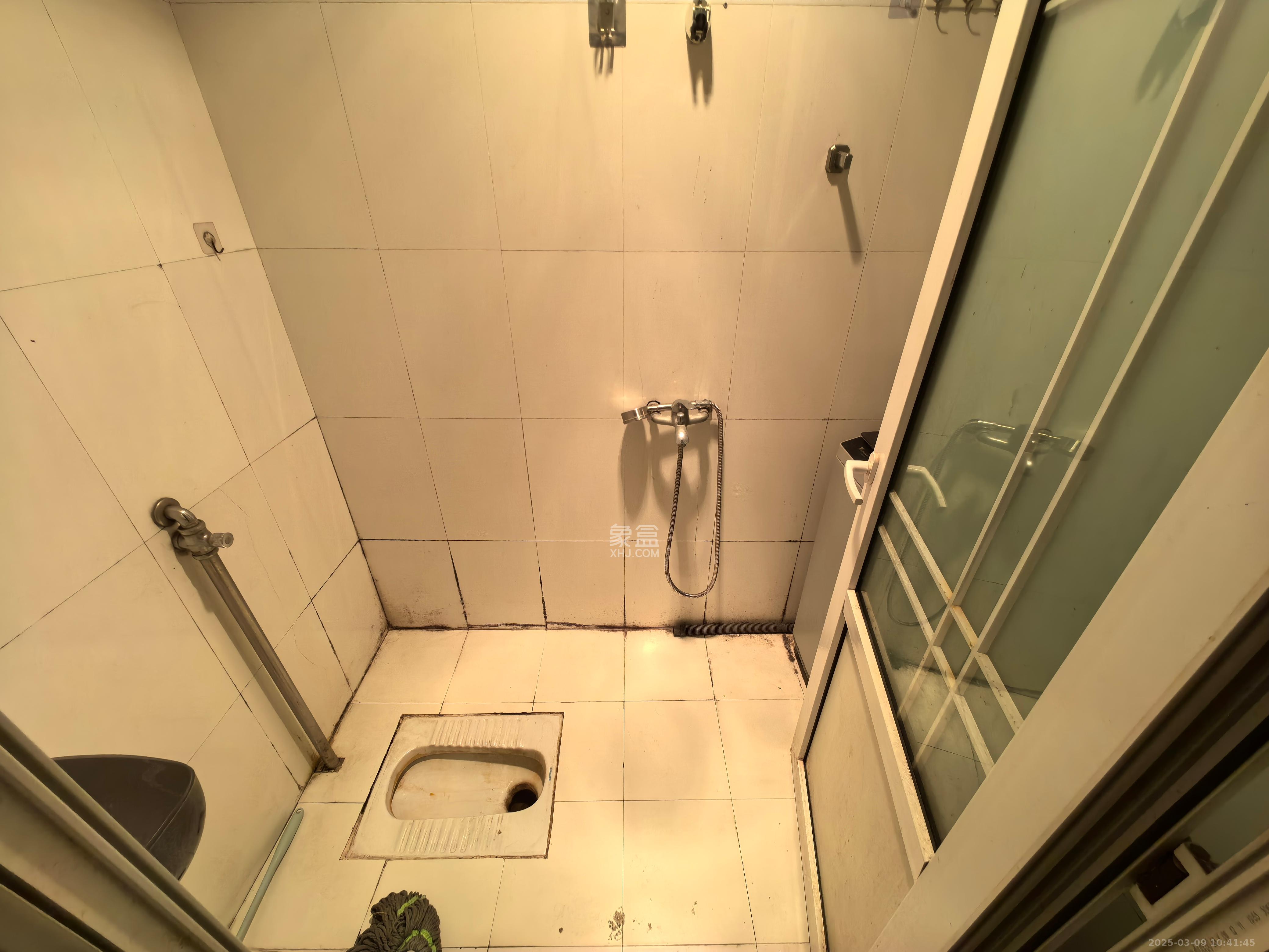 咸嘉新村悦峰园 1室1厅1卫 1000.0元/月 咸嘉新村悦峰园 1室1厅1卫 1000.0元/月室内图