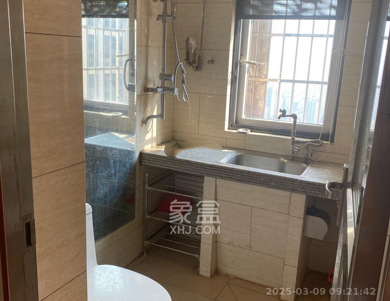 泊爱蓝湾  2室2厅1卫   2100.00元/月室内图