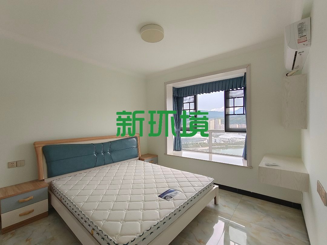 玉恒龙岸小区  3室2厅2卫   85.00万客厅