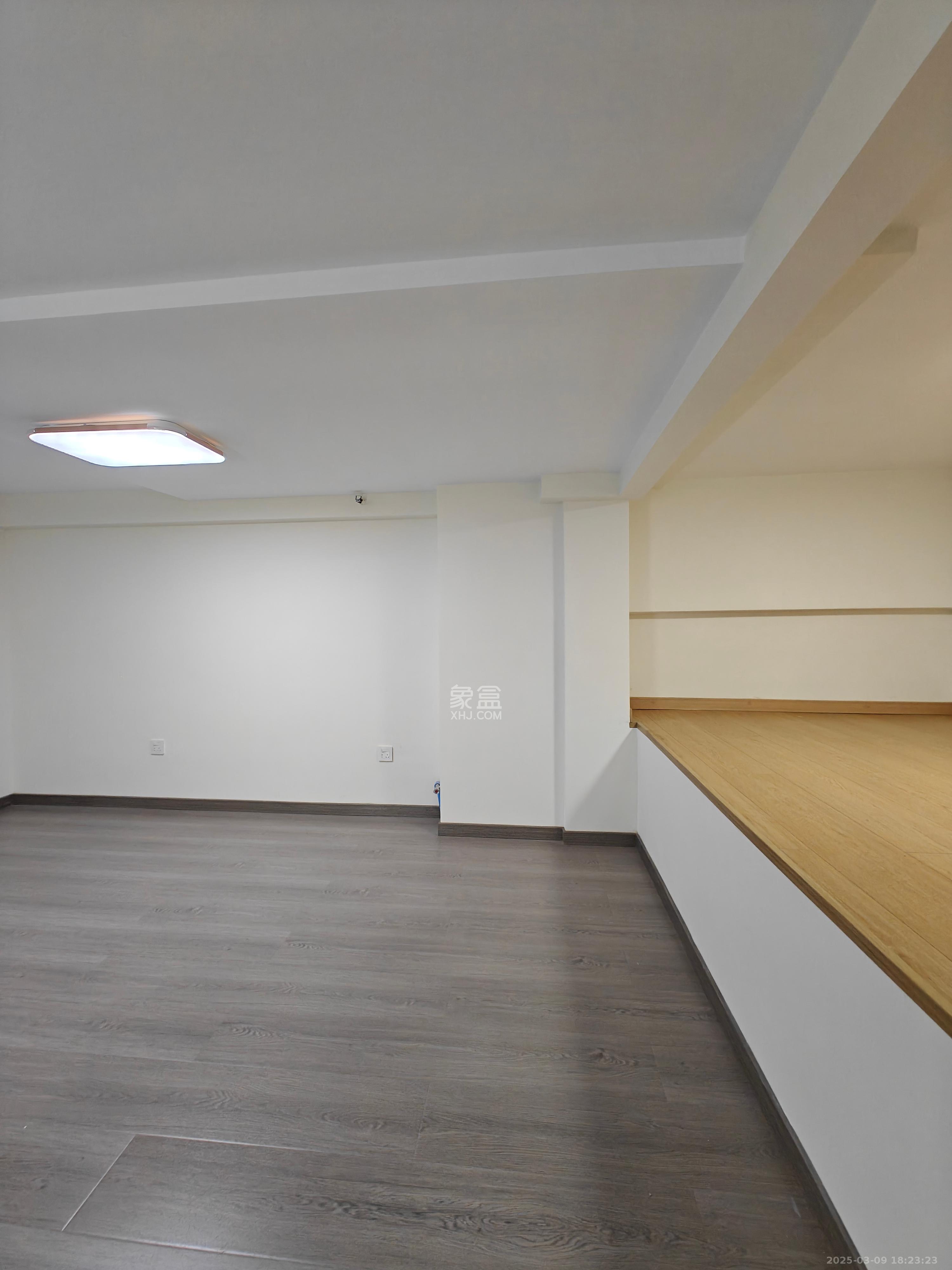 复地滨江金融中心 2室2厅1卫 4000.0元/月 复地滨江金融中心 2室2厅1卫 4000.0元/月室内图