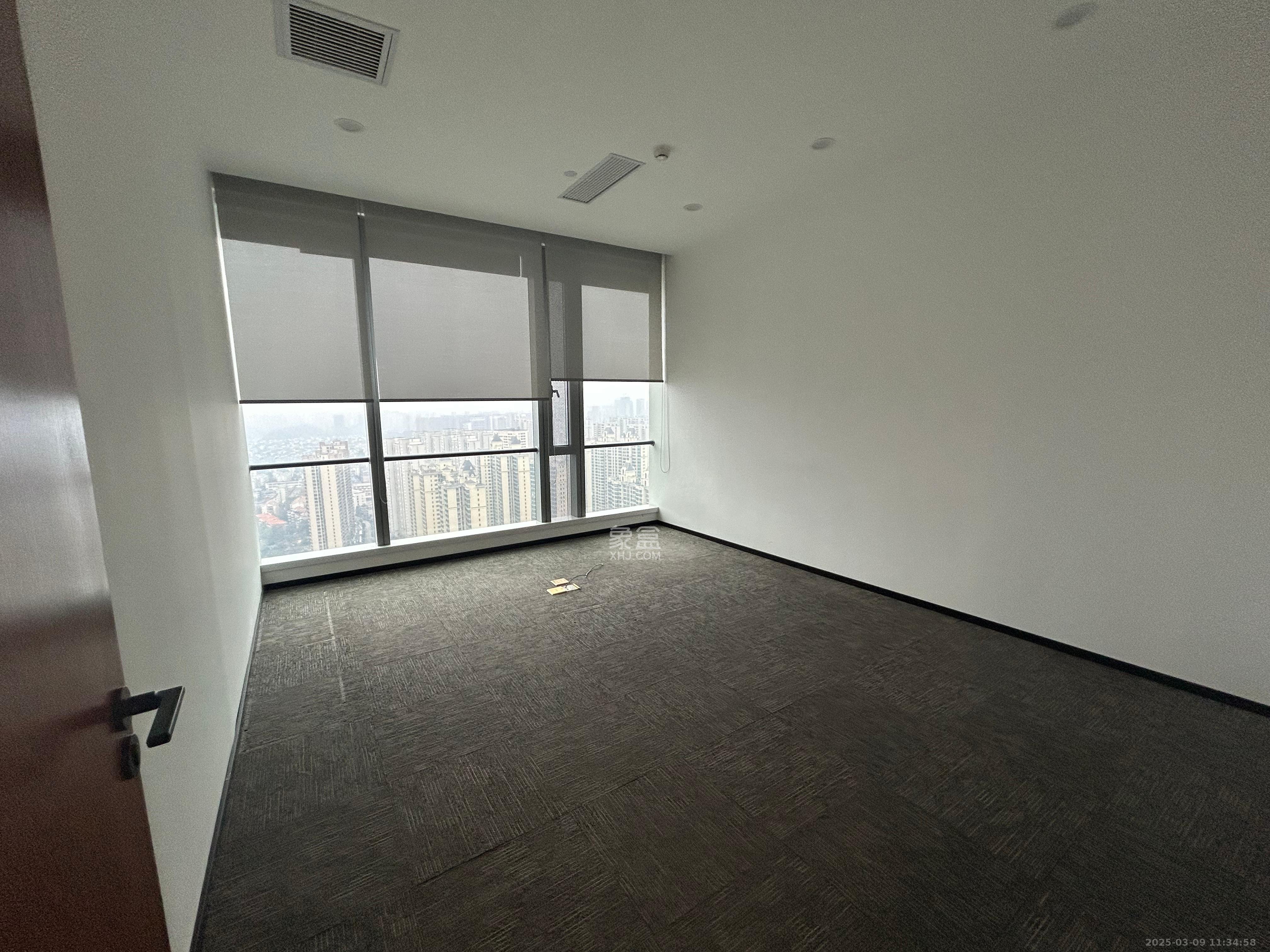 楷林国际   213.0㎡     18098.00元/月室内图