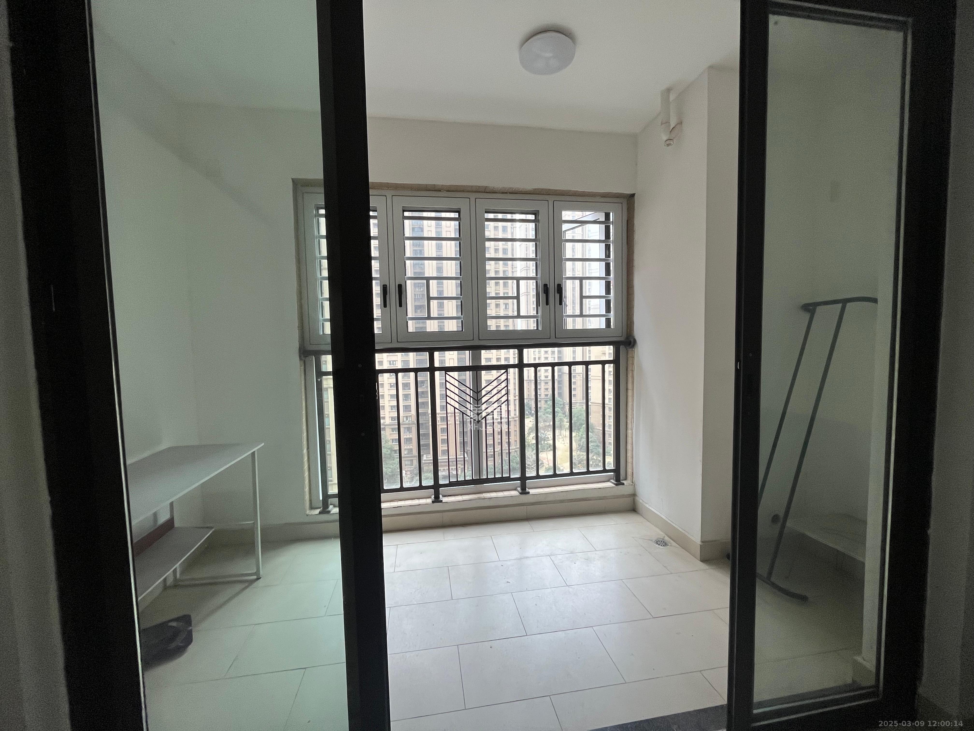 中海国际三期  3室2厅1卫    2200.0元/月 中海国际三期  3室2厅1卫    2200.0元/月室内图