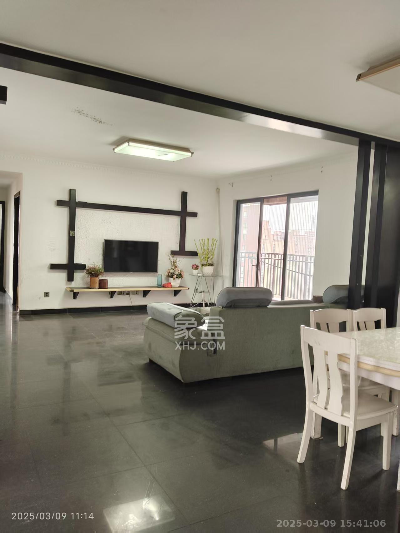 华润凤凰城二期  5室2厅2卫    3500.0元/月 华润凤凰城二期  5室2厅2卫    3500.0元/月小区图