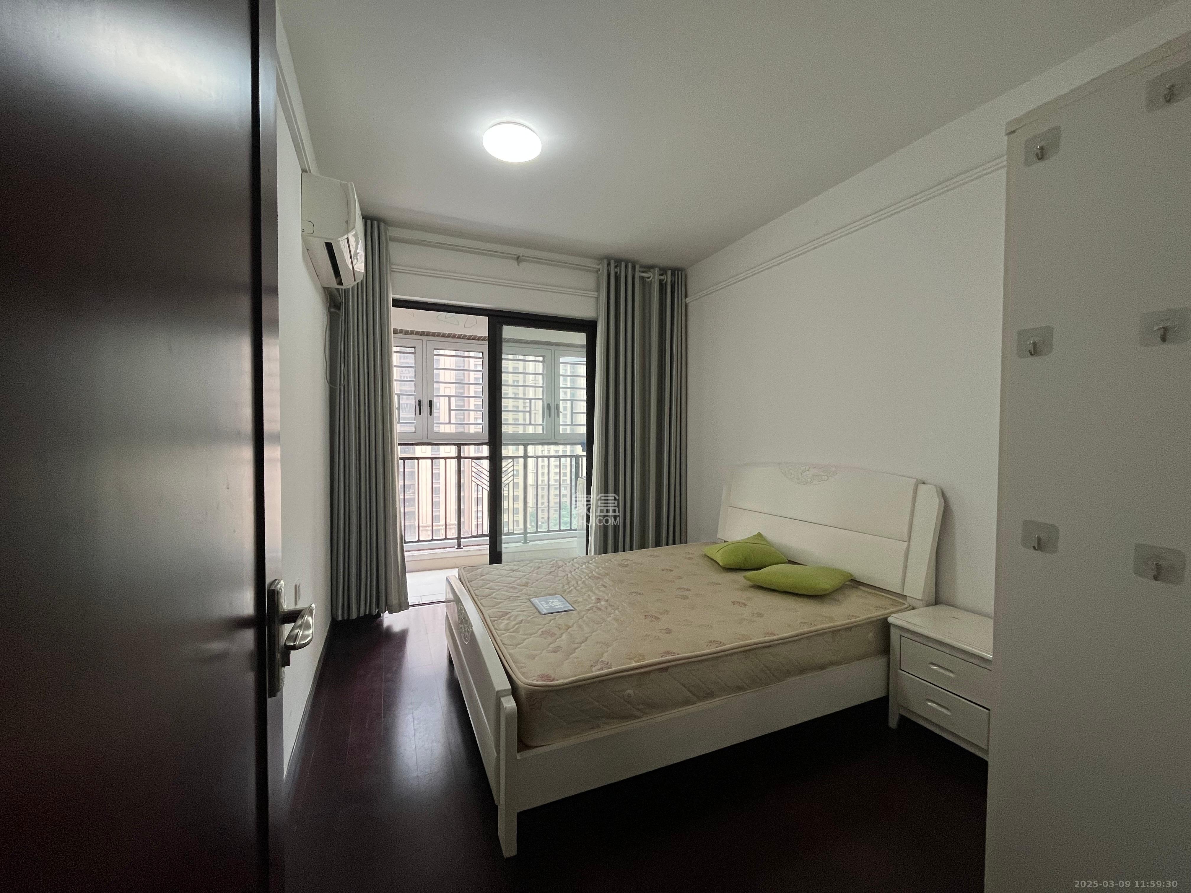 中海国际三期  3室2厅1卫    2200.0元/月 中海国际三期  3室2厅1卫    2200.0元/月室内图