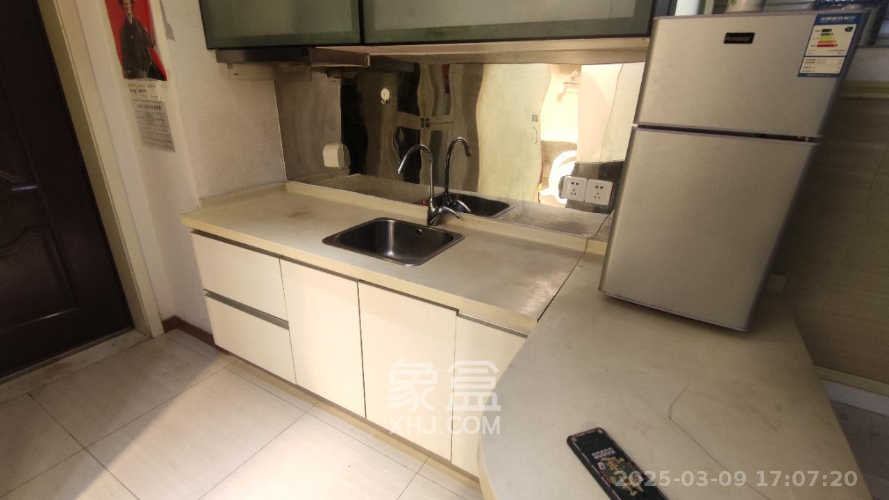 喜盈门范城  1室1厅1卫   1250.00元/月室内图