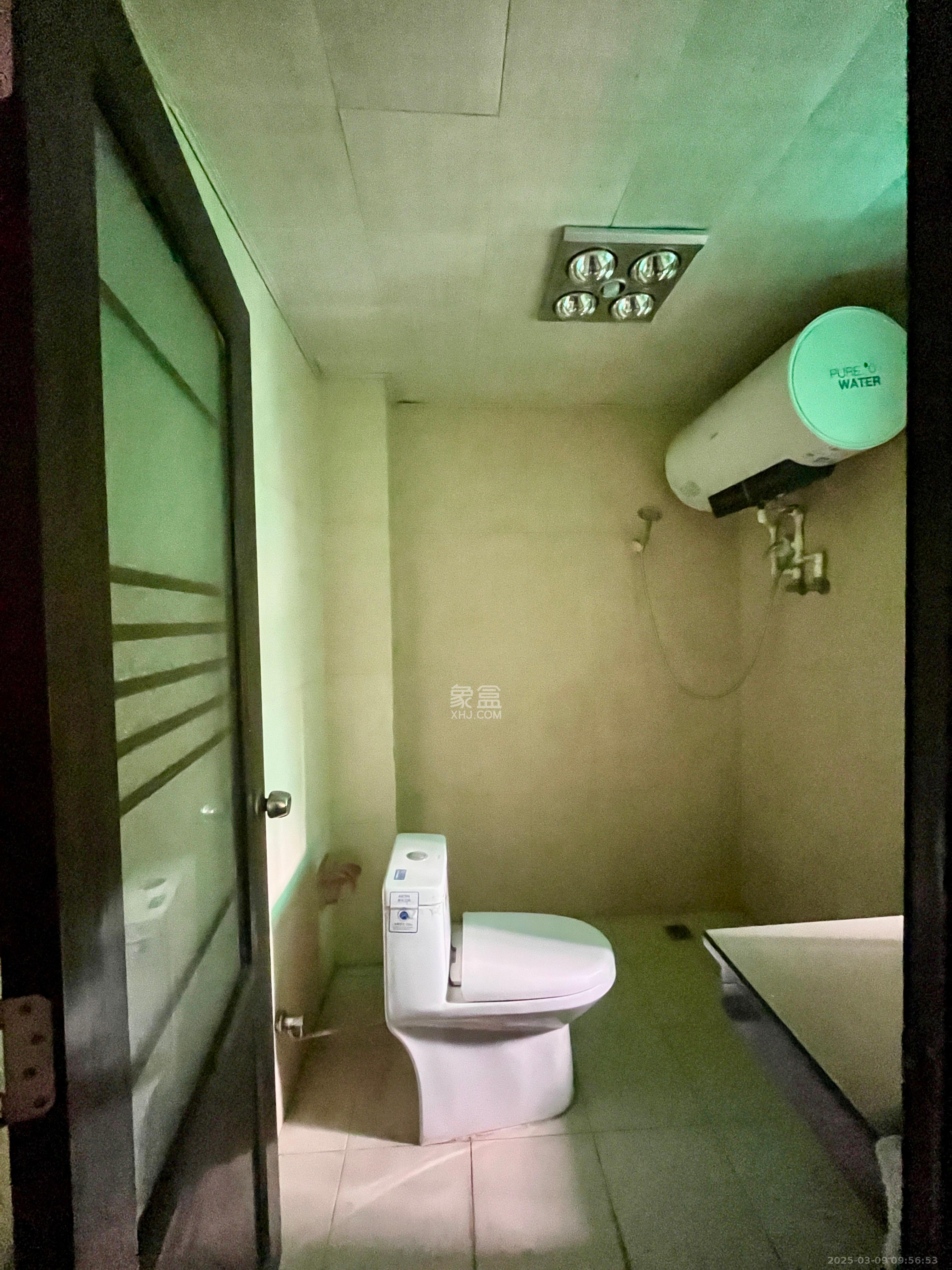 圣力华苑 3室2厅2卫 1300.0元/月 圣力华苑 3室2厅2卫 1300.0元/月室内图