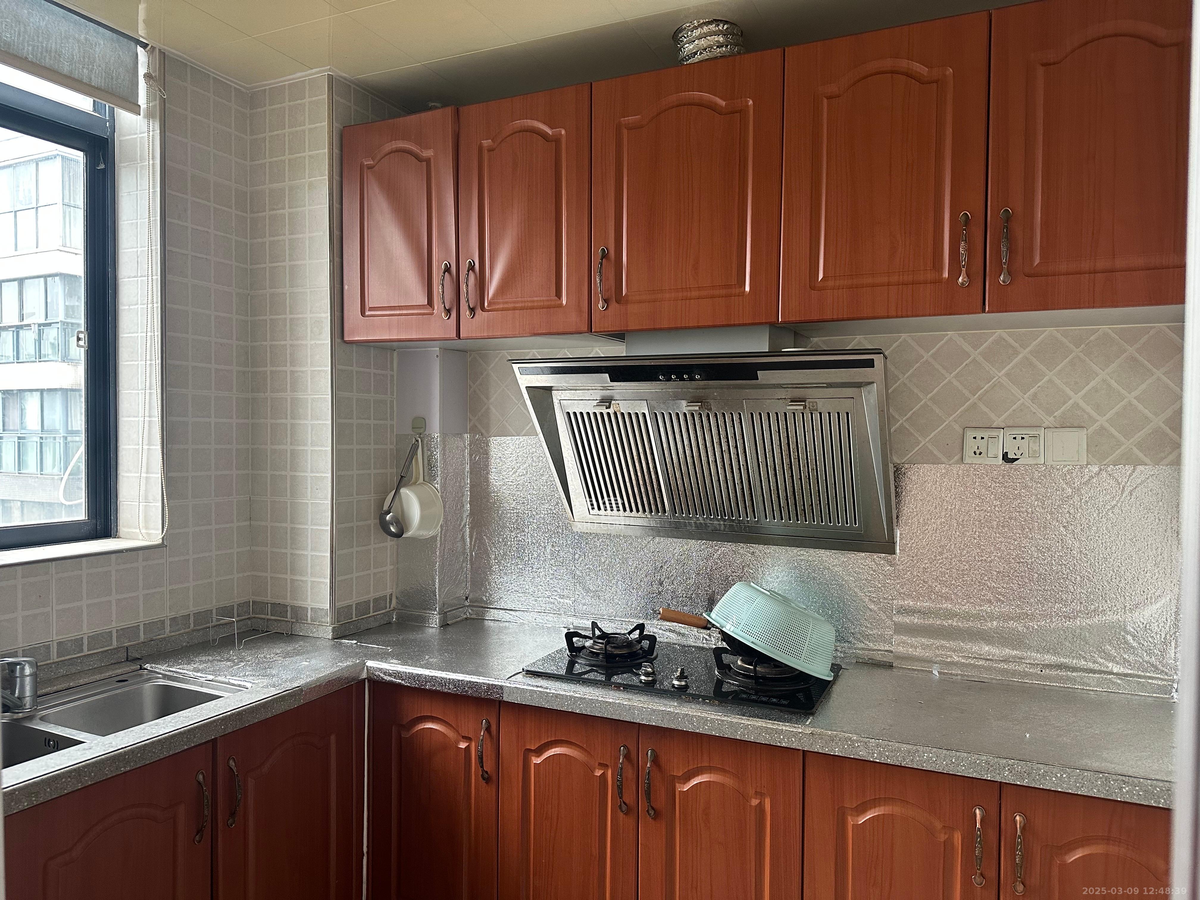 钱隆学府一、二期 2室1厅1卫 1600.0元/月 钱隆学府一、二期 2室1厅1卫 1600.0元/月室内图