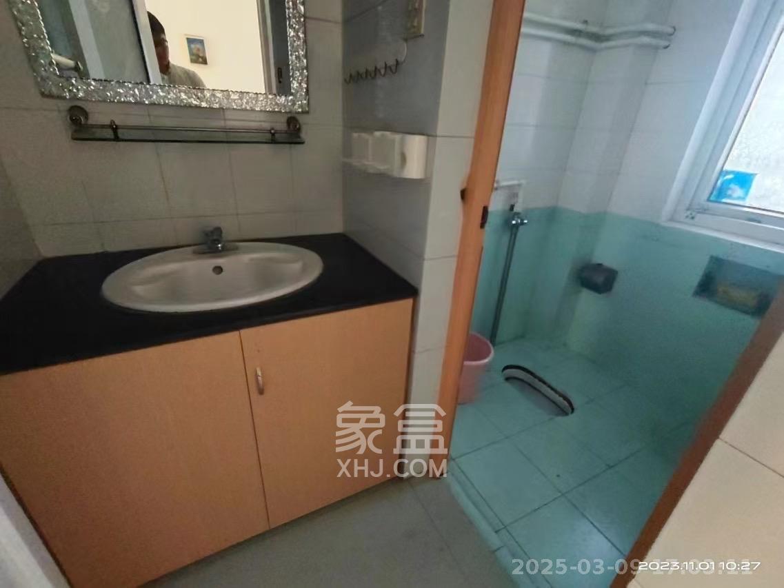 融城花苑  3室2厅2卫   2000.00元/月室内图