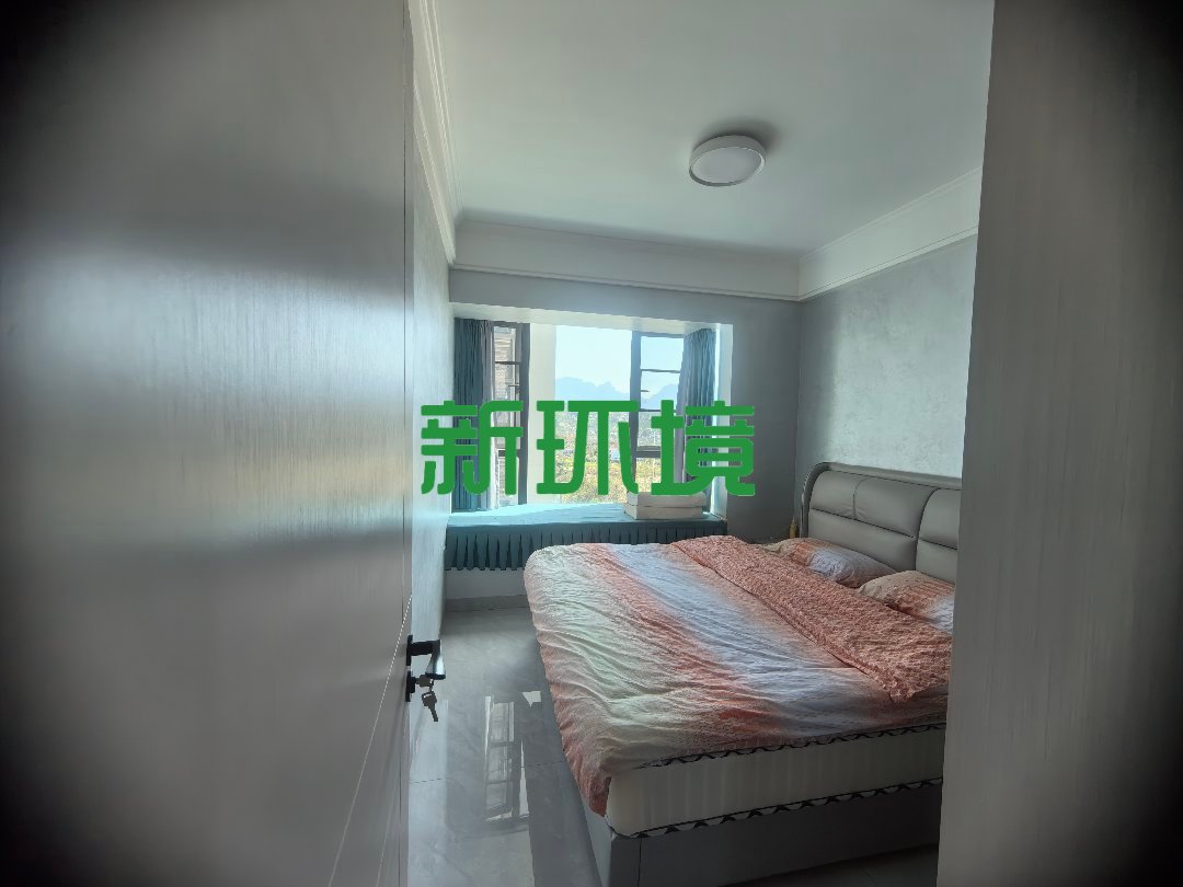 宁邦广场  4室2厅2卫   72.00万客厅