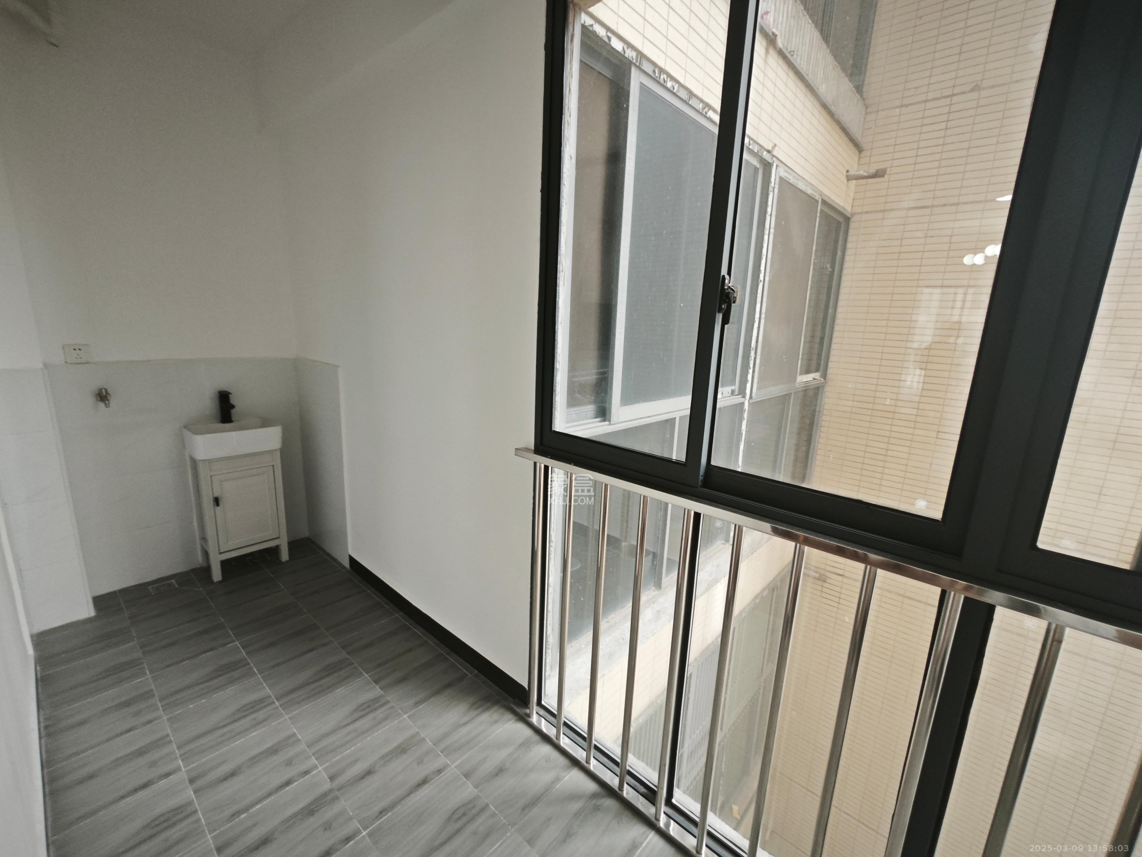 碧桂园南城首府(东宸林海) 4室2厅2卫 2300.0元/月 碧桂园南城首府(东宸林海) 4室2厅2卫 2300.0元/月室内图